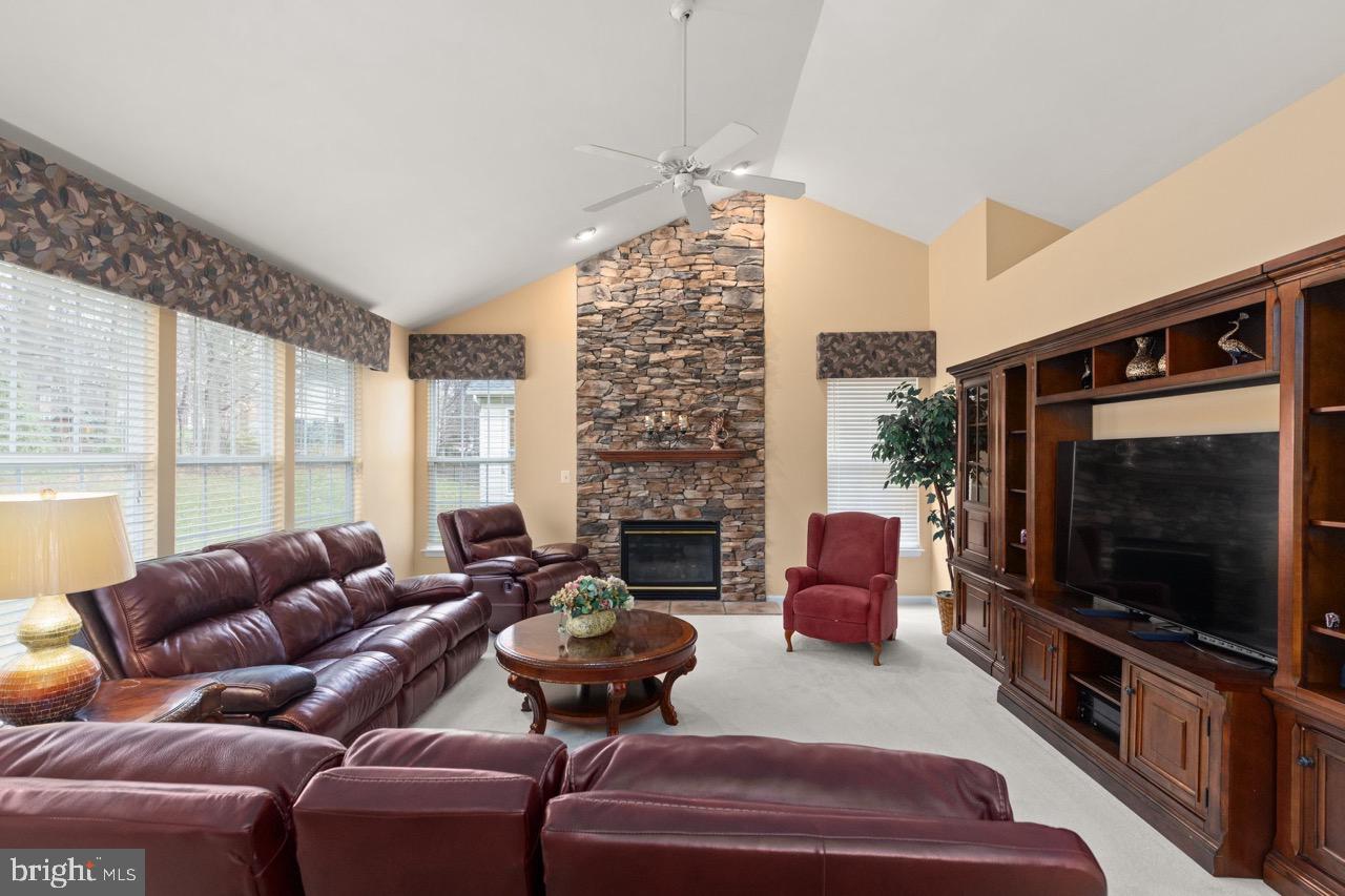 VINEYARD OAK - Residential