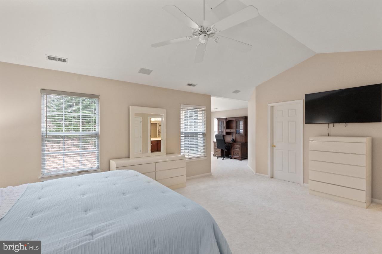 VINEYARD OAK - Residential