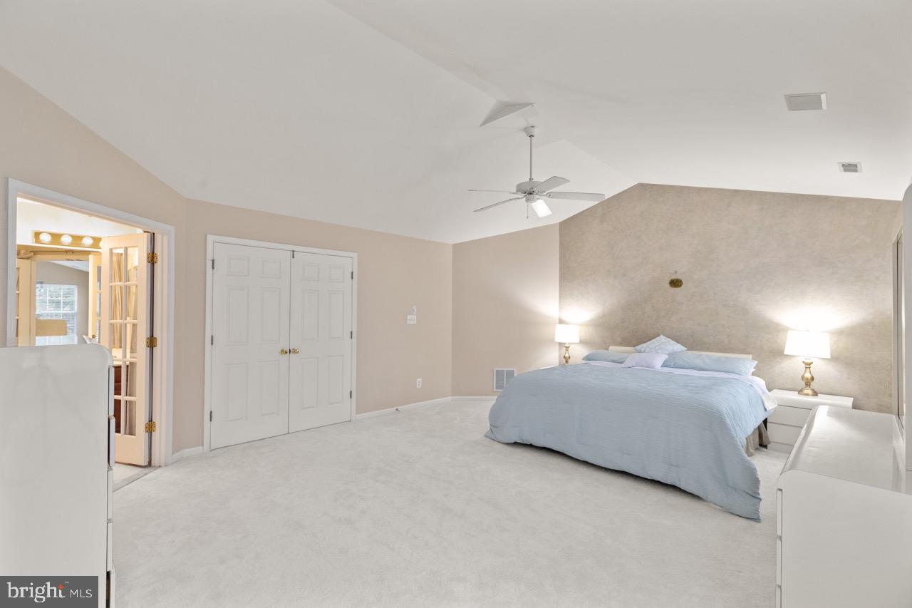 VINEYARD OAK - Residential