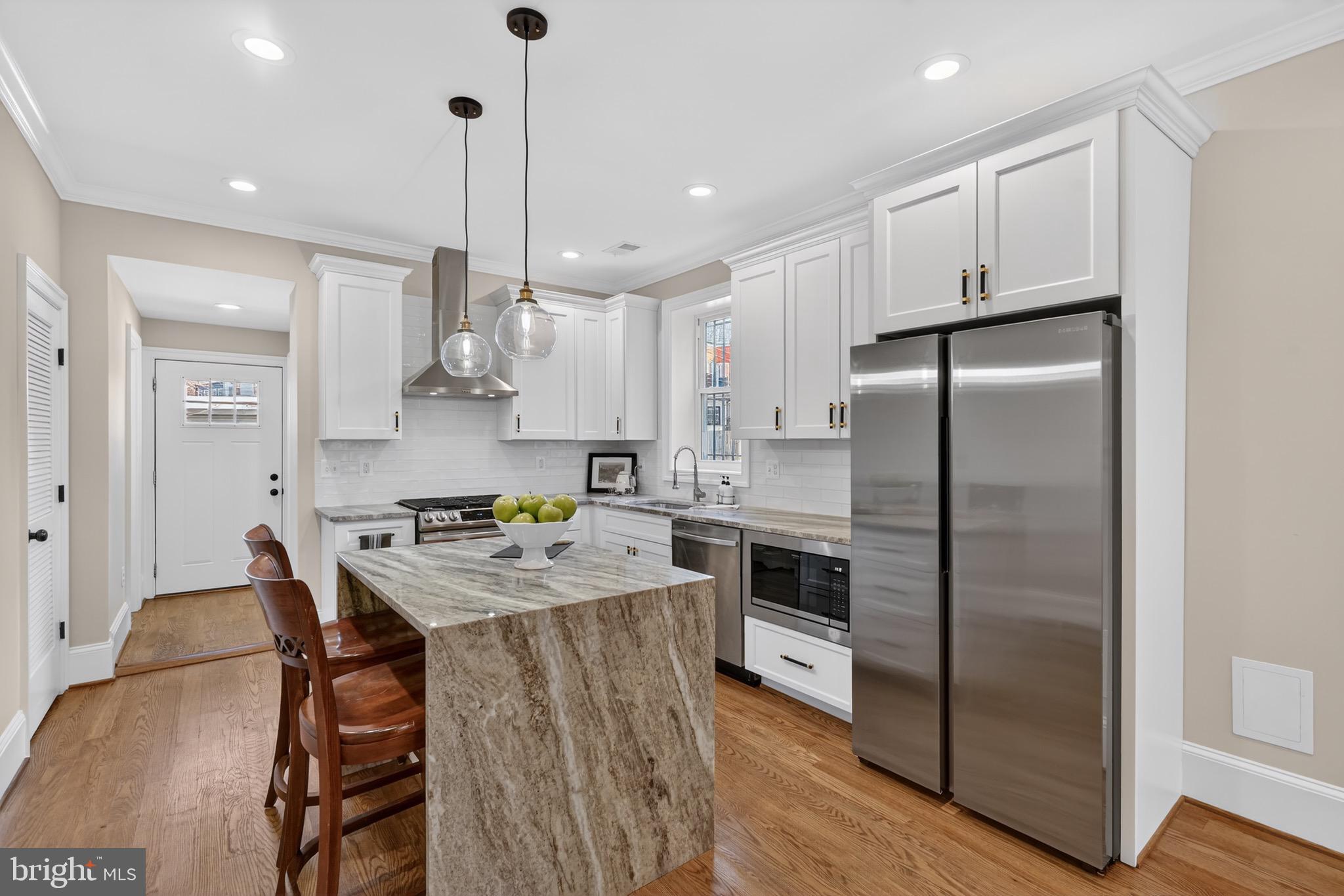 915 HAMILTON STREET NW