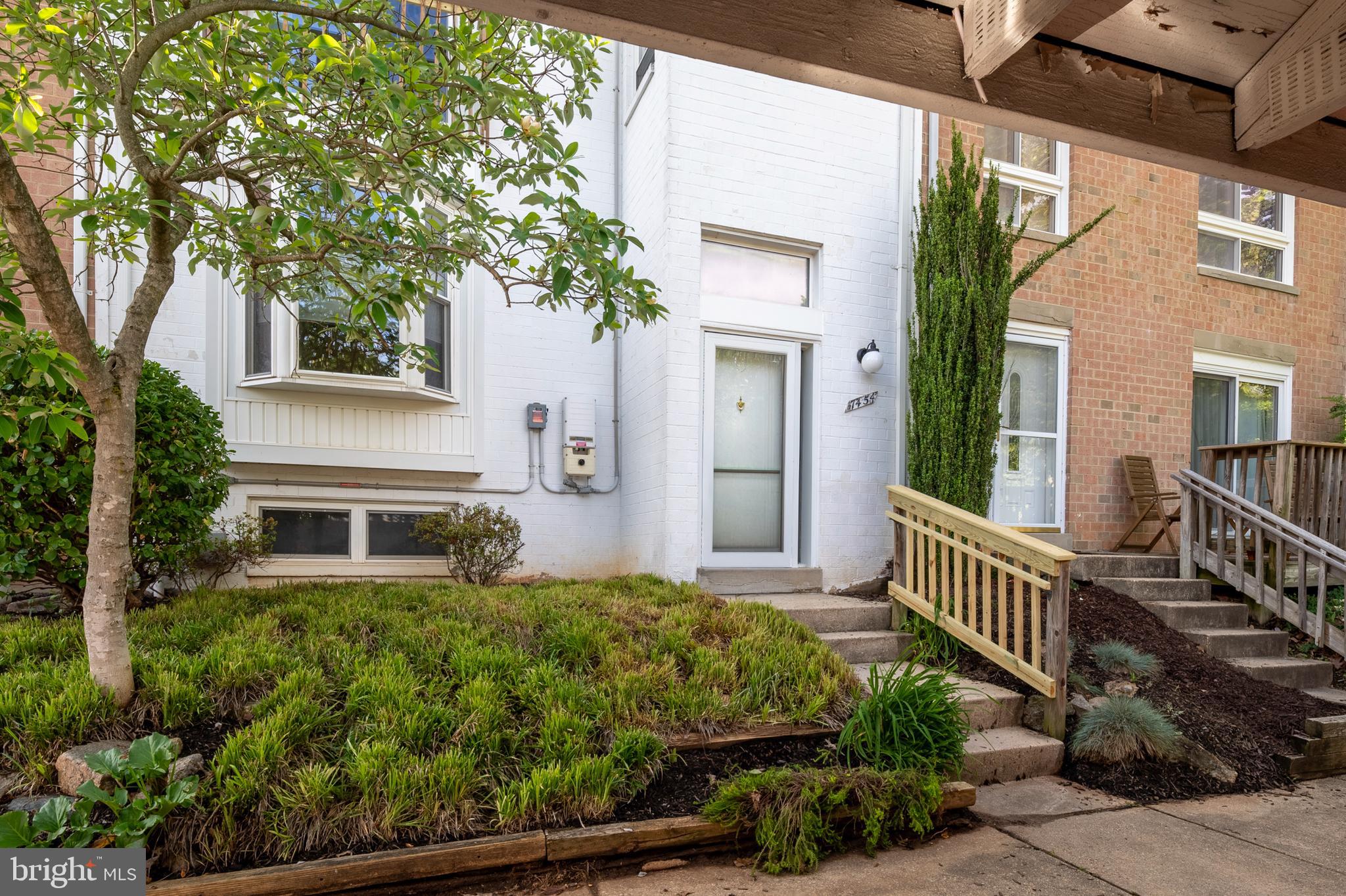 VILLAGE OF OWEN BROWN - Residential