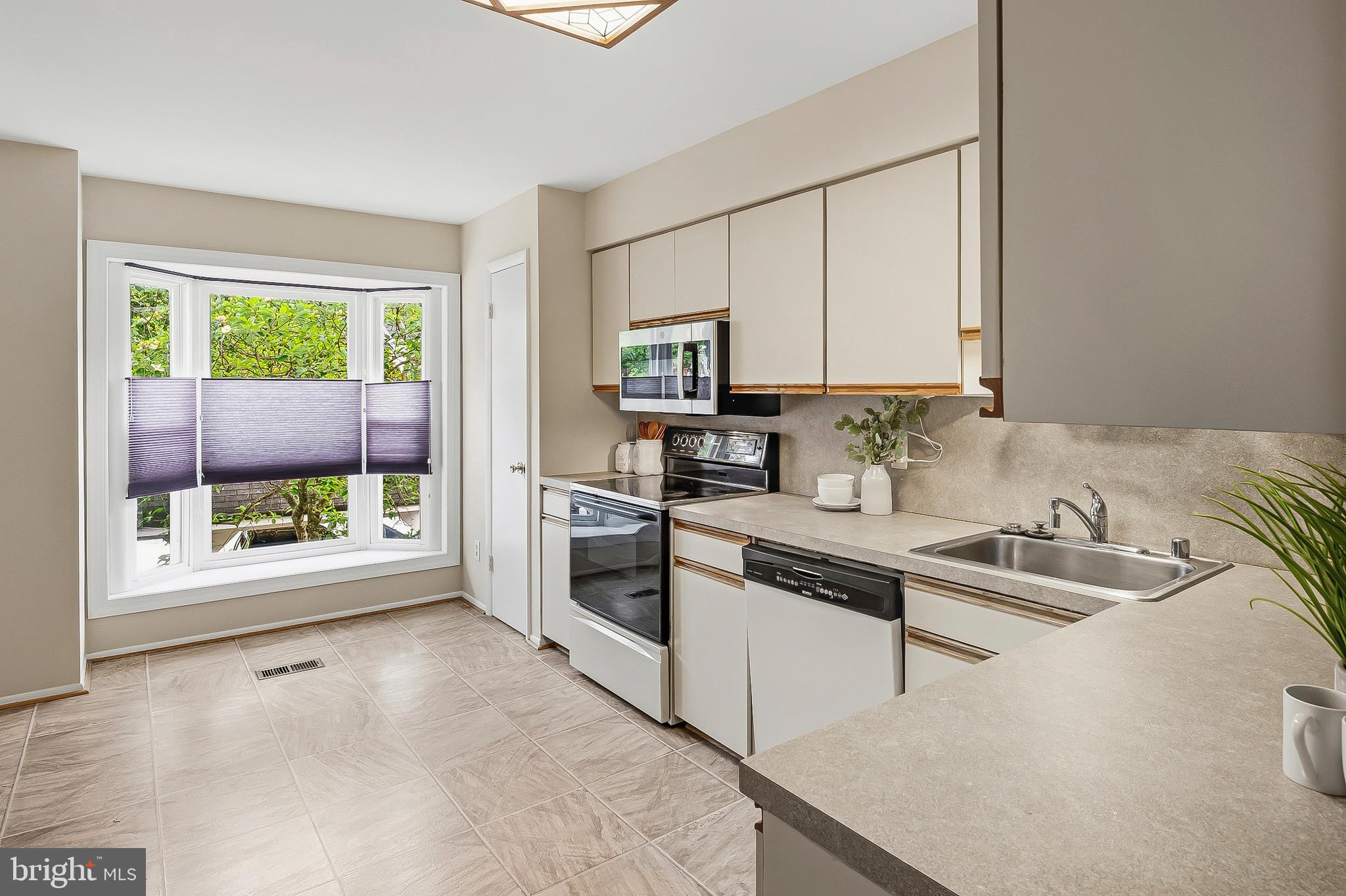 VILLAGE OF OWEN BROWN - Residential