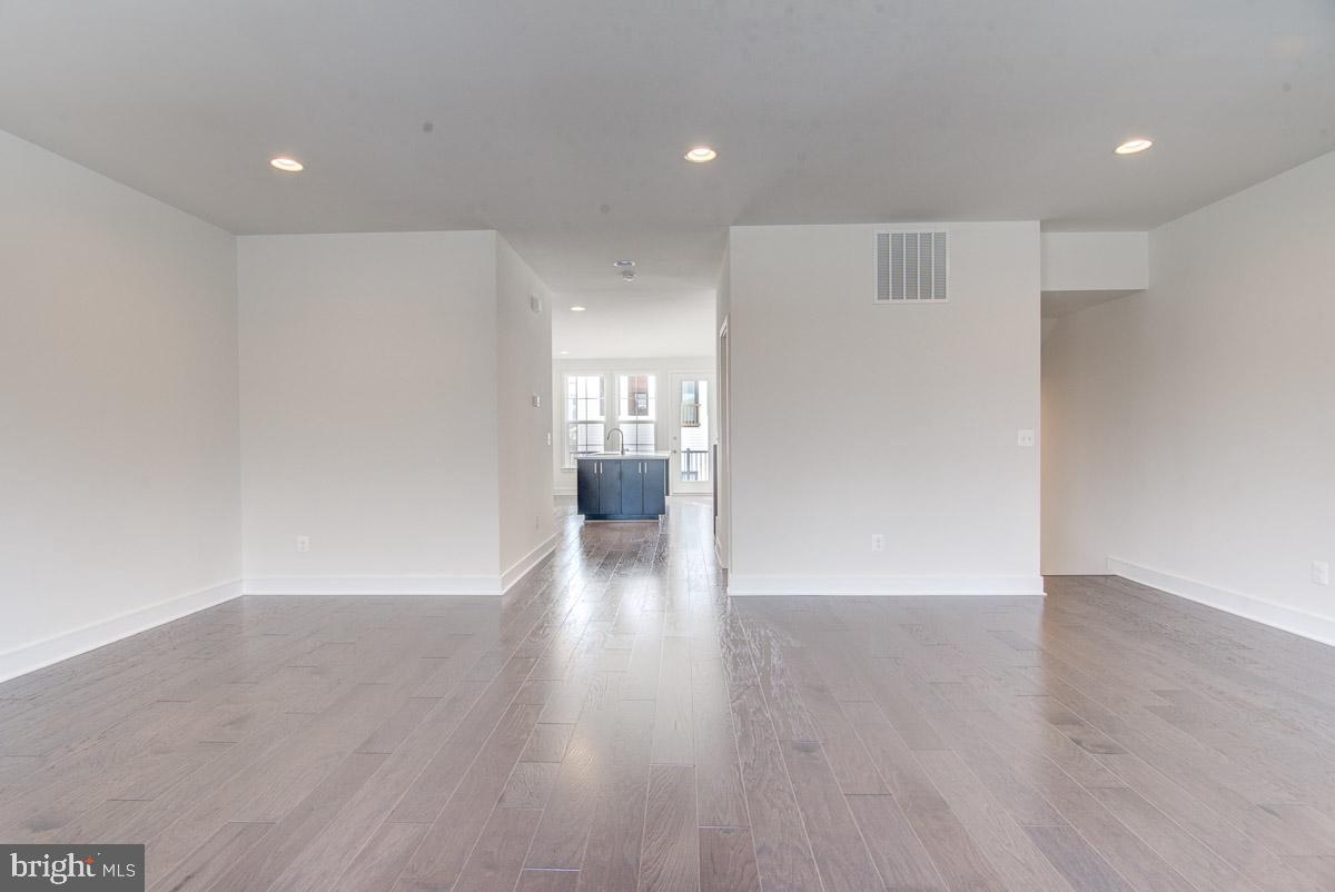 PROSPERITY PLAINS - Residential Lease