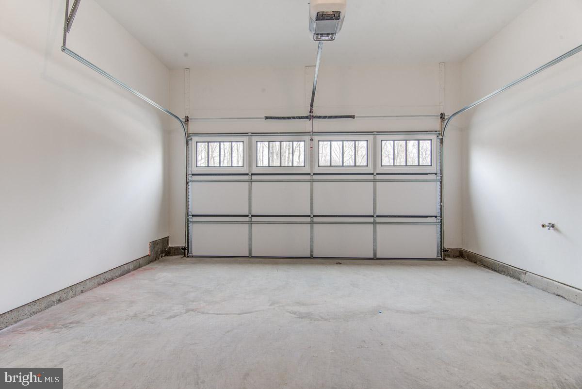 PROSPERITY PLAINS - Residential Lease