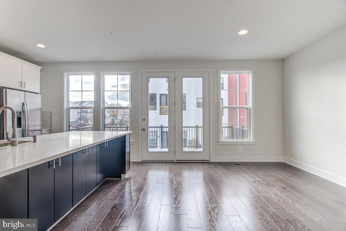 PROSPERITY PLAINS - Residential Lease