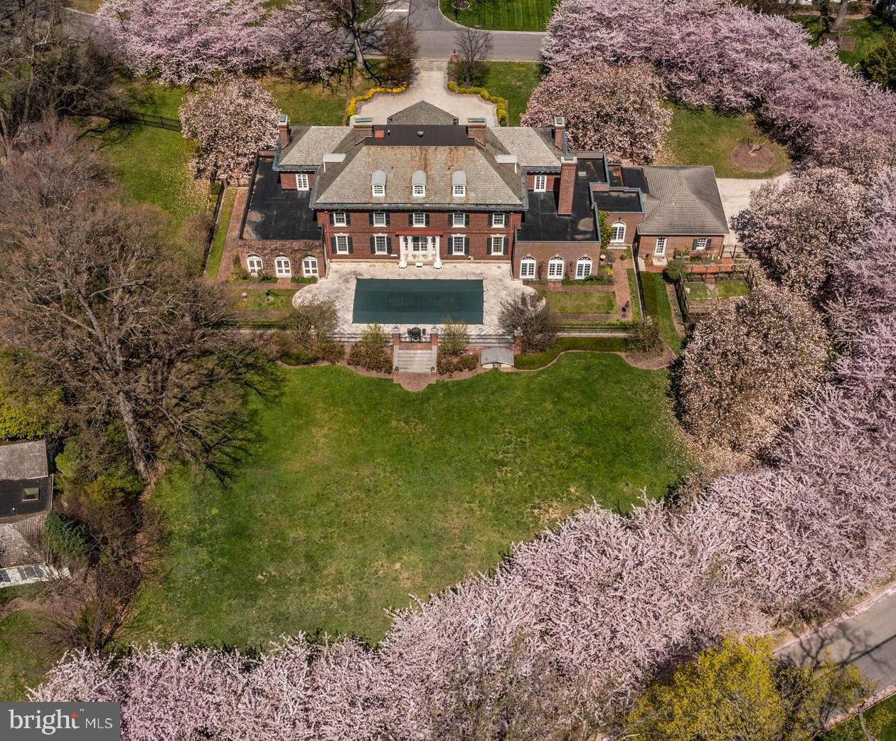 THE WOODS - Residential