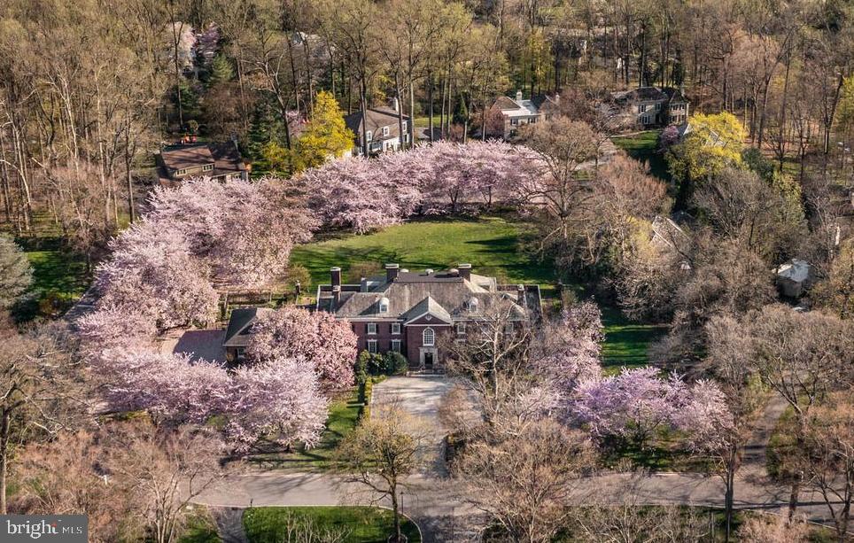 THE WOODS - Residential