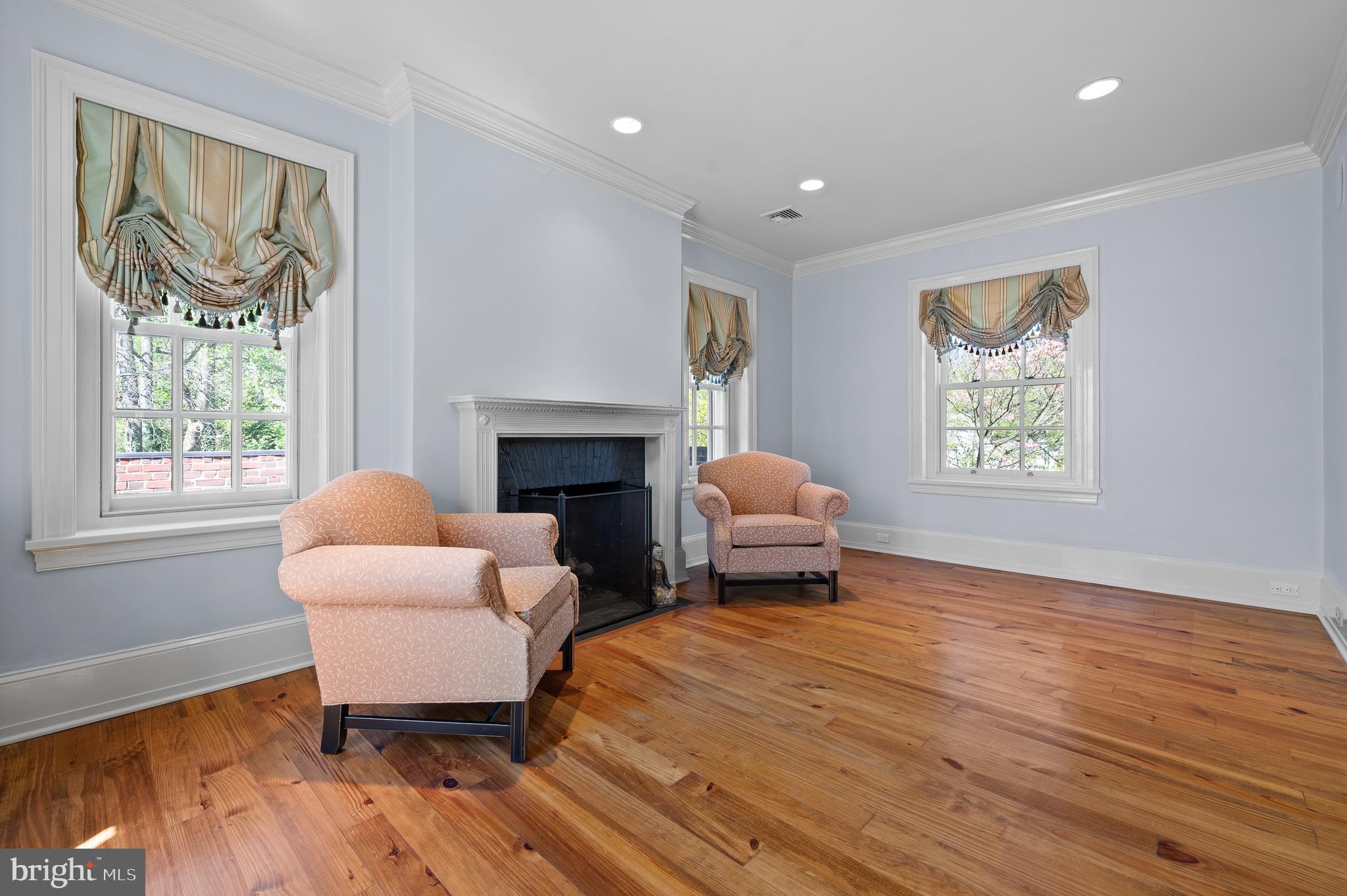 THE WOODS - Residential