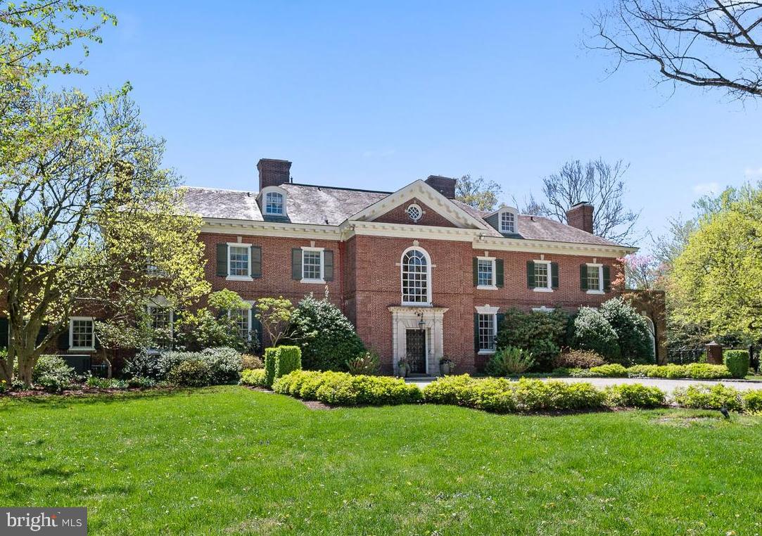 THE WOODS - Residential