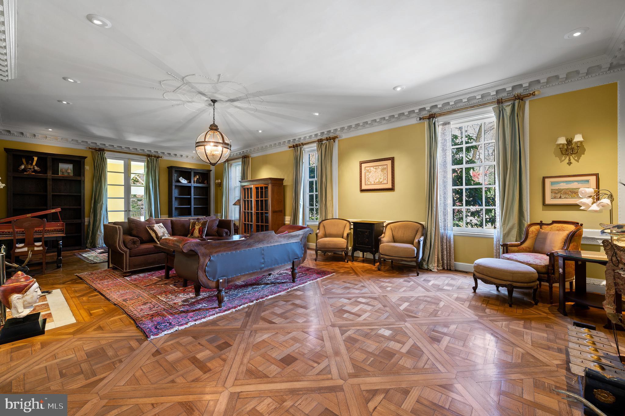 THE WOODS - Residential