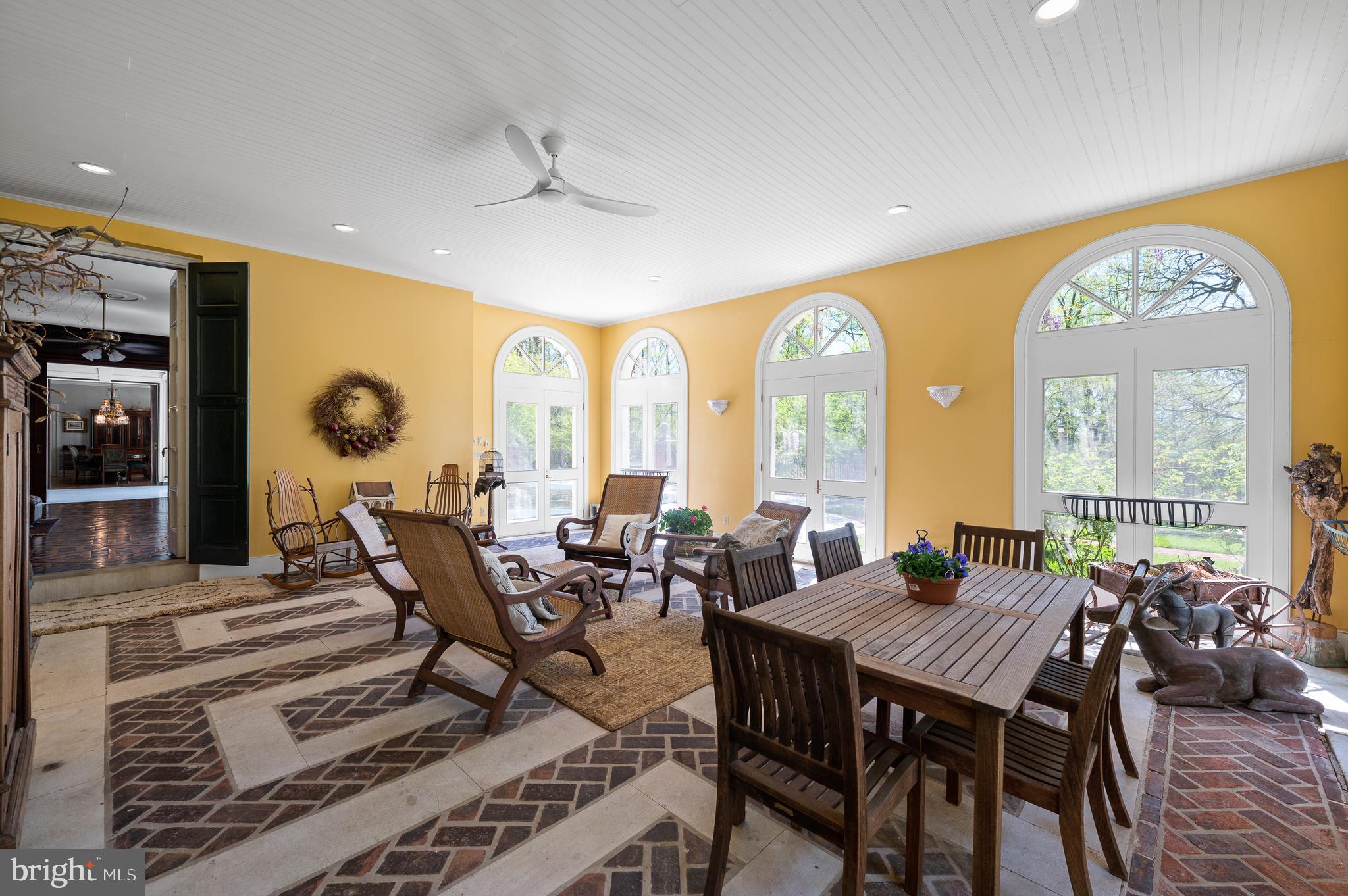 THE WOODS - Residential