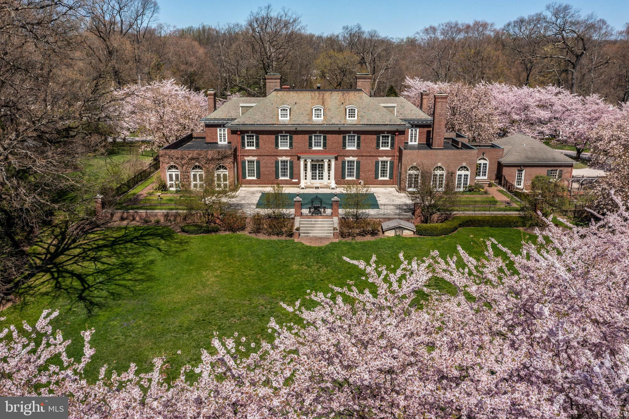 THE WOODS - Residential