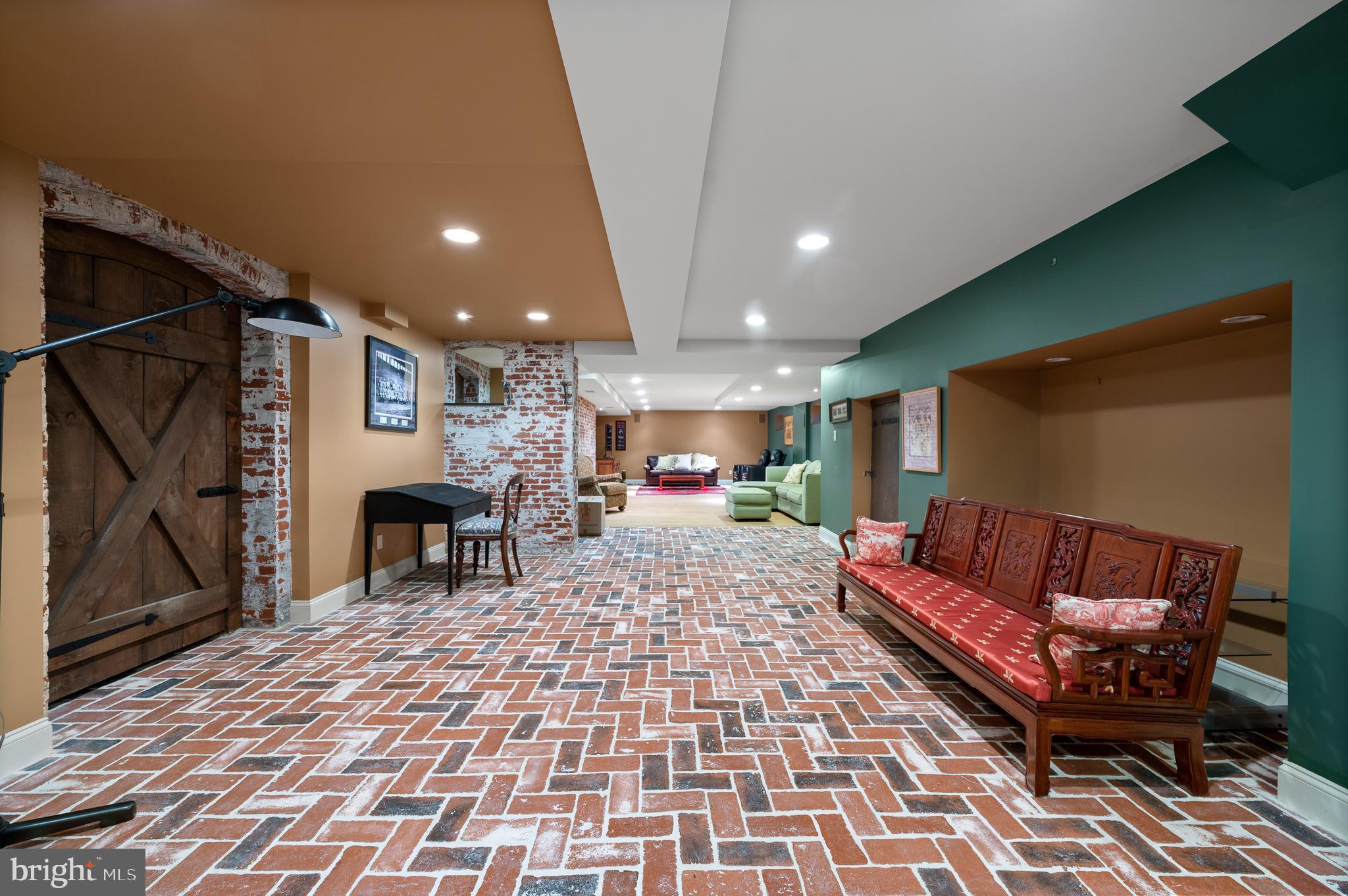 THE WOODS - Residential