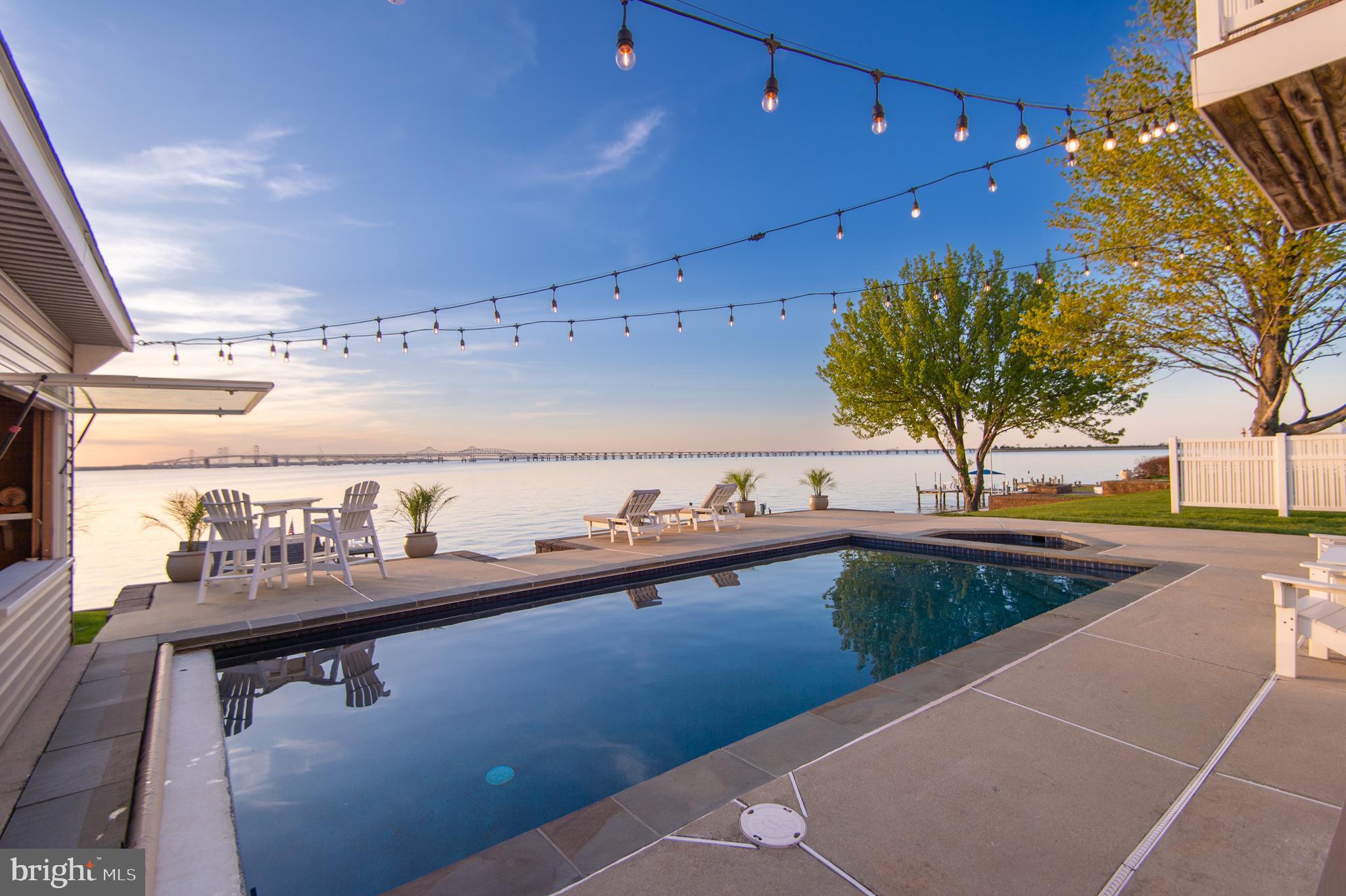 520 BAYSIDE DRIVE