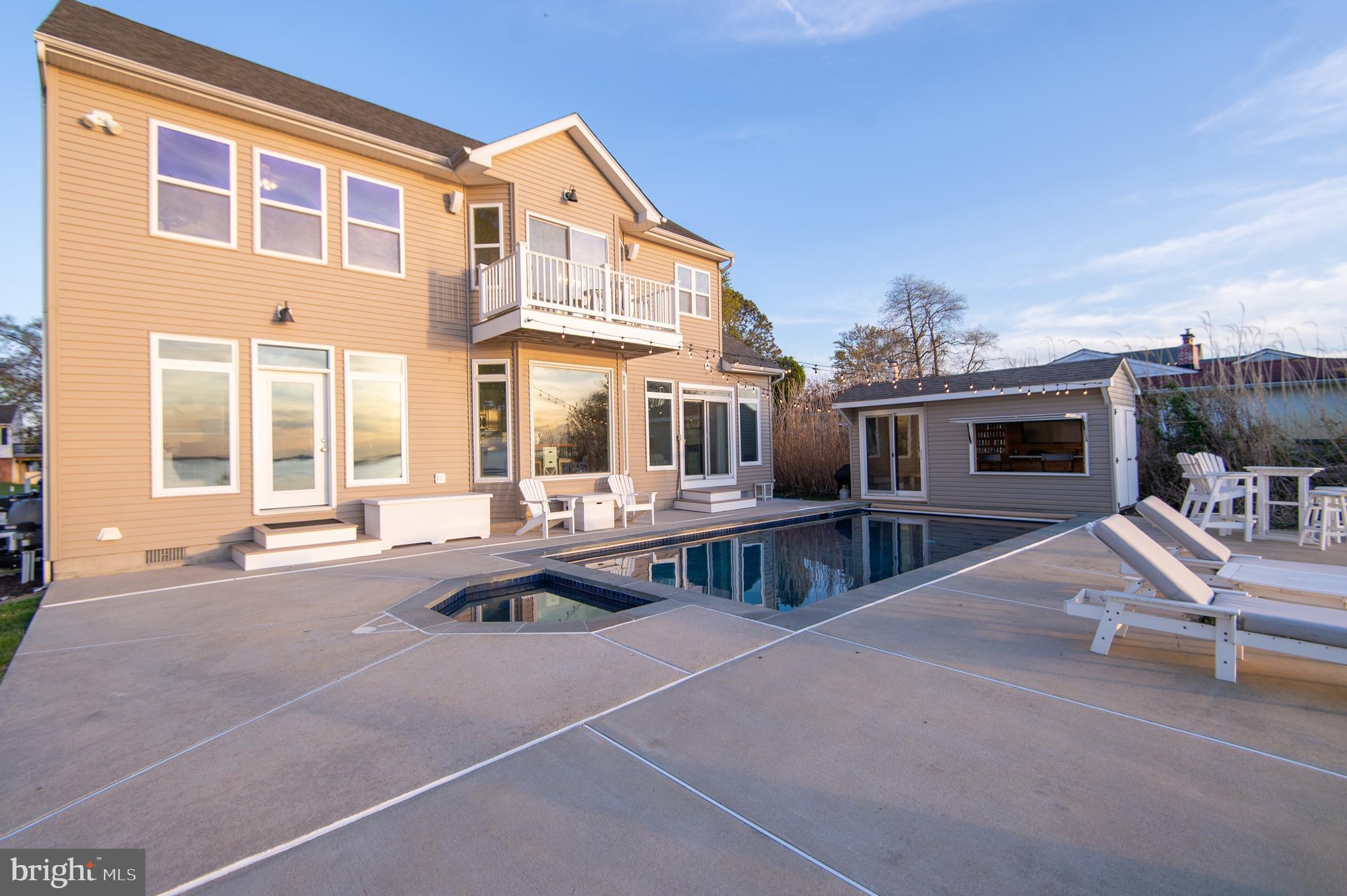 BAY CITY - Residential