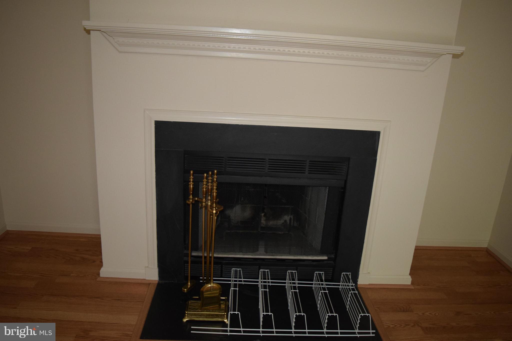 VILLAGE OF MONTGOMERY RUN - Residential Lease