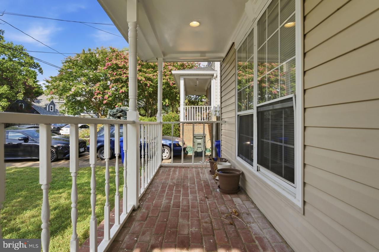 5616 8TH STREET N
