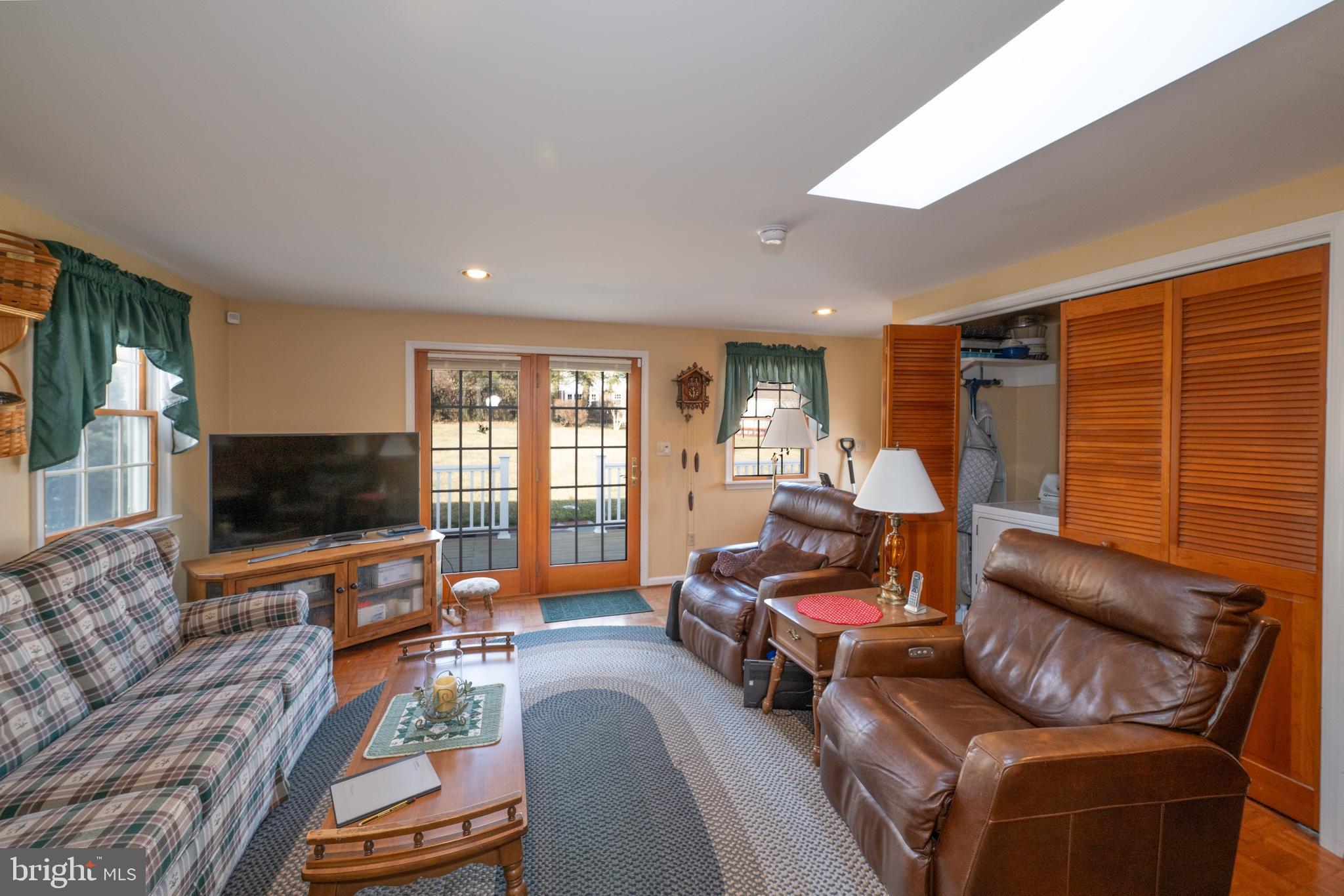 ROSEMONT ACRES - Residential