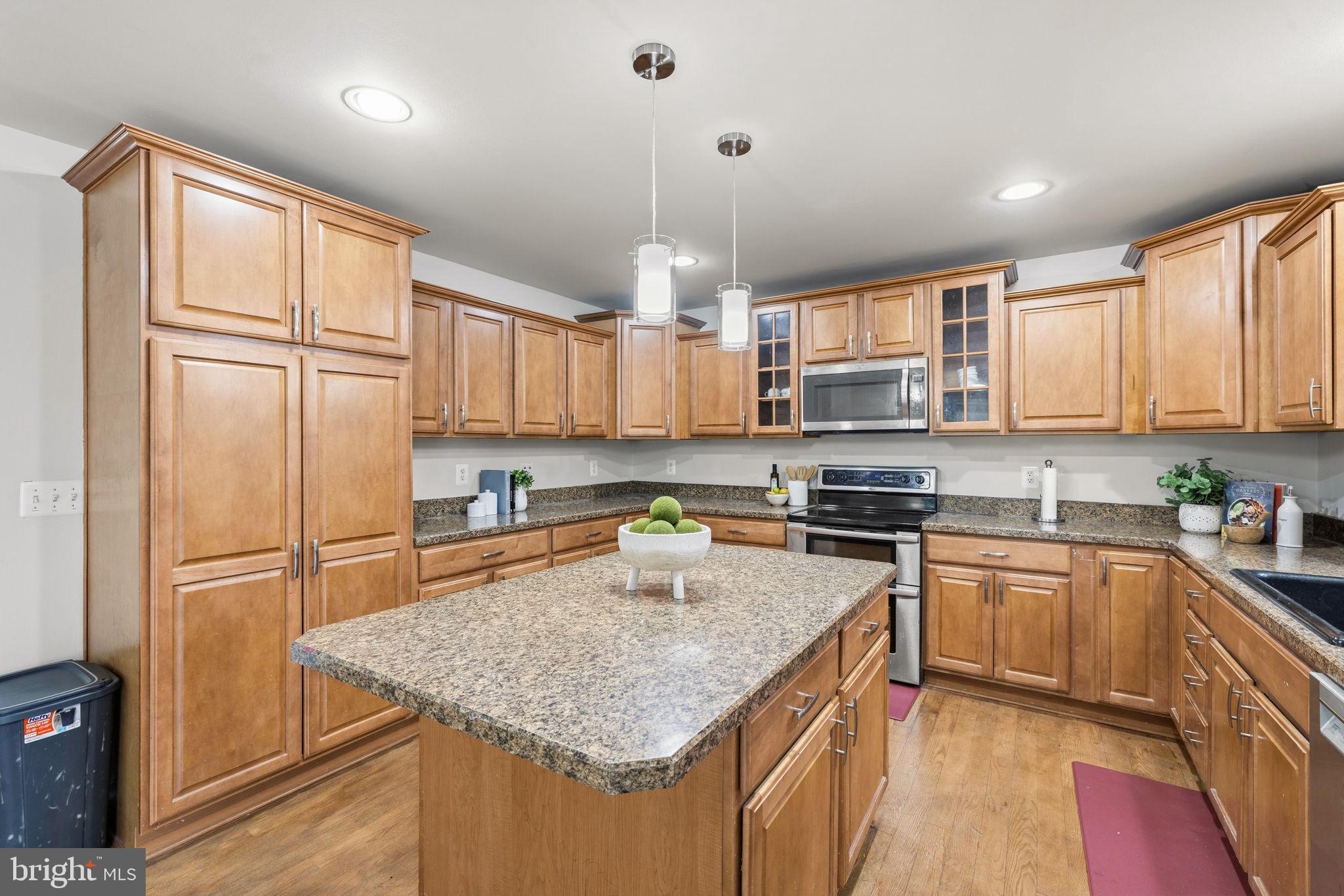 LAKE ARROWHEAD - Residential