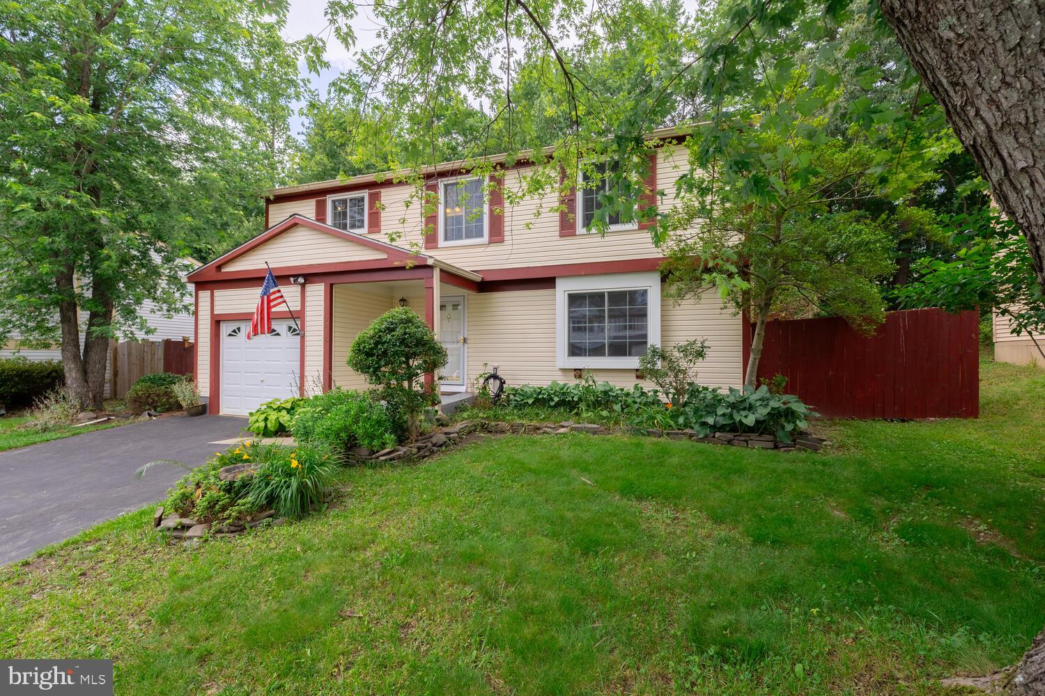 9416 MIRROR POND DRIVE