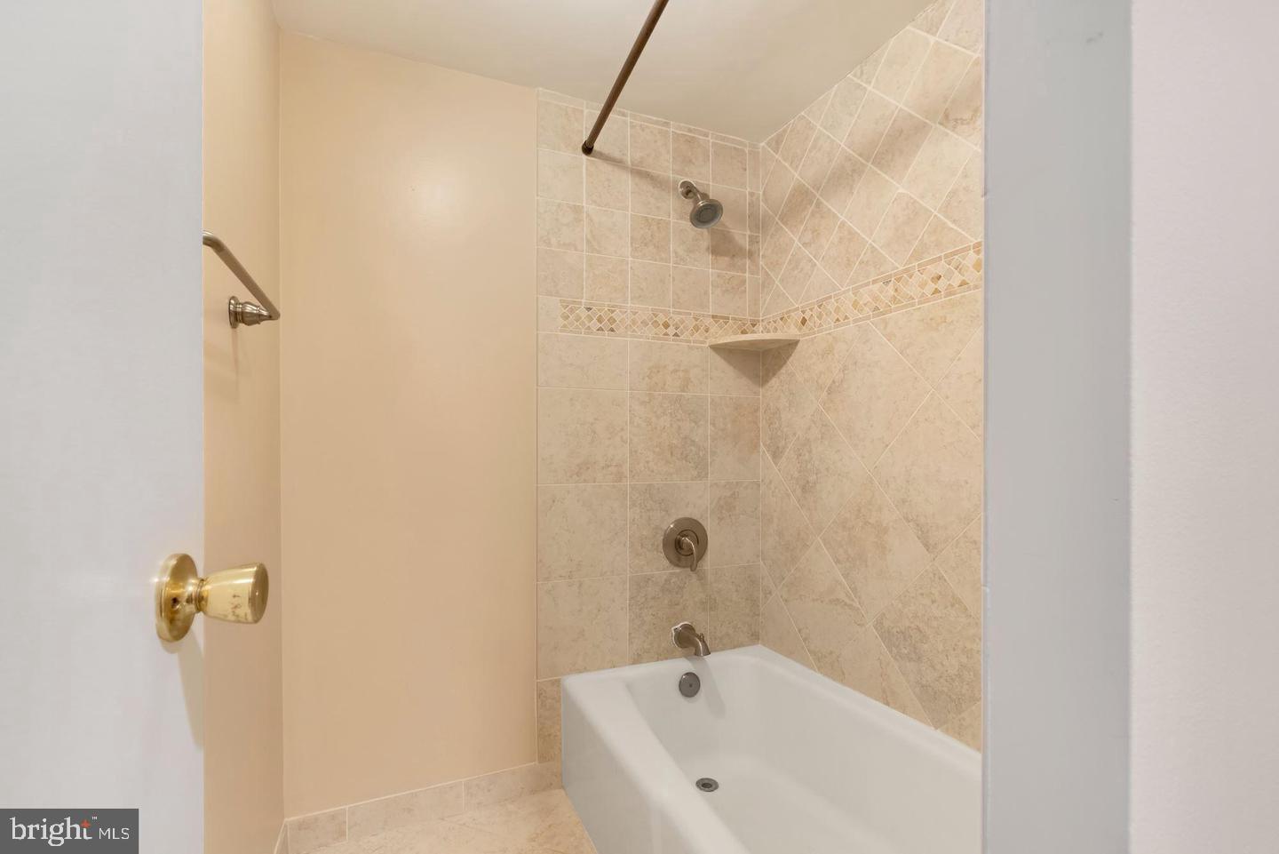 FRIENDSHIP HEIGHTS - Residential Lease