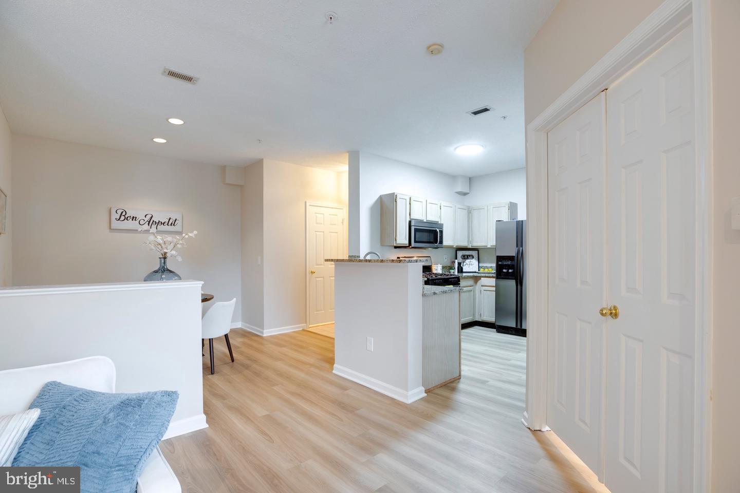 SANDERLING CONDO - Residential