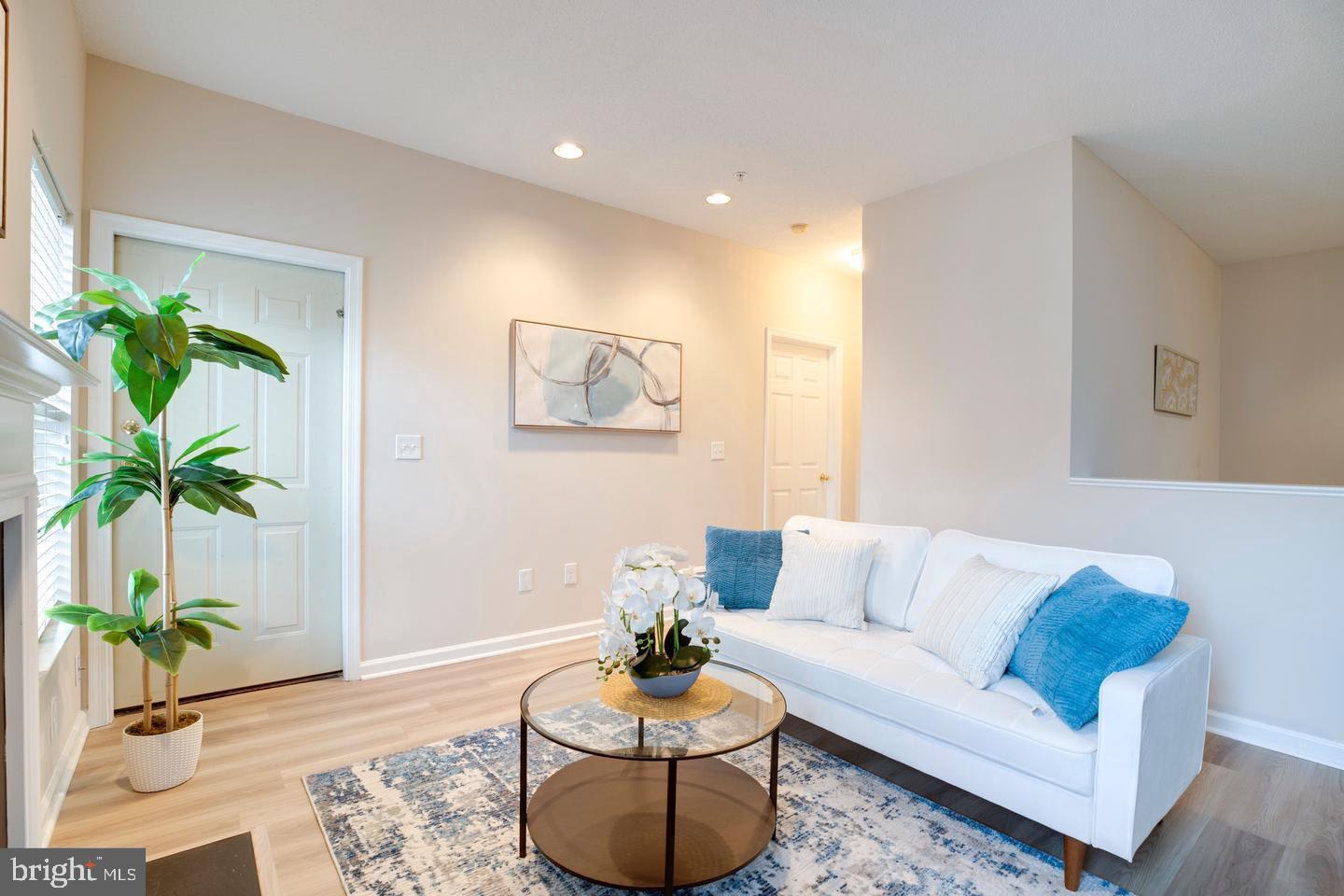 SANDERLING CONDO - Residential