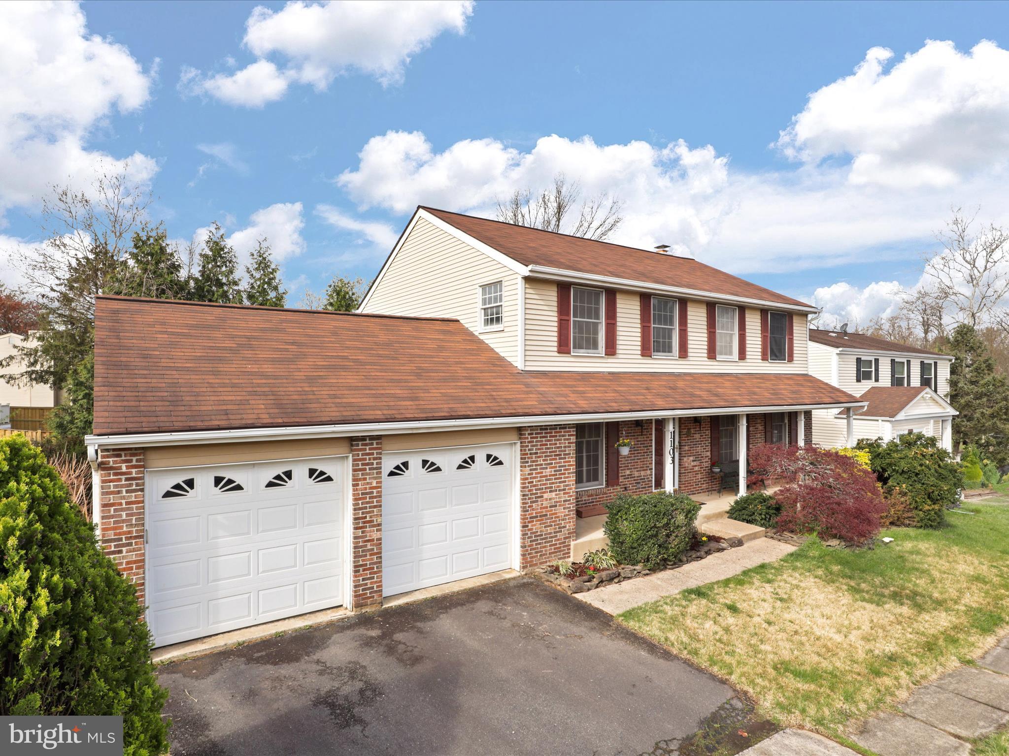 ESTATES AT EAGLE LIE - Residential