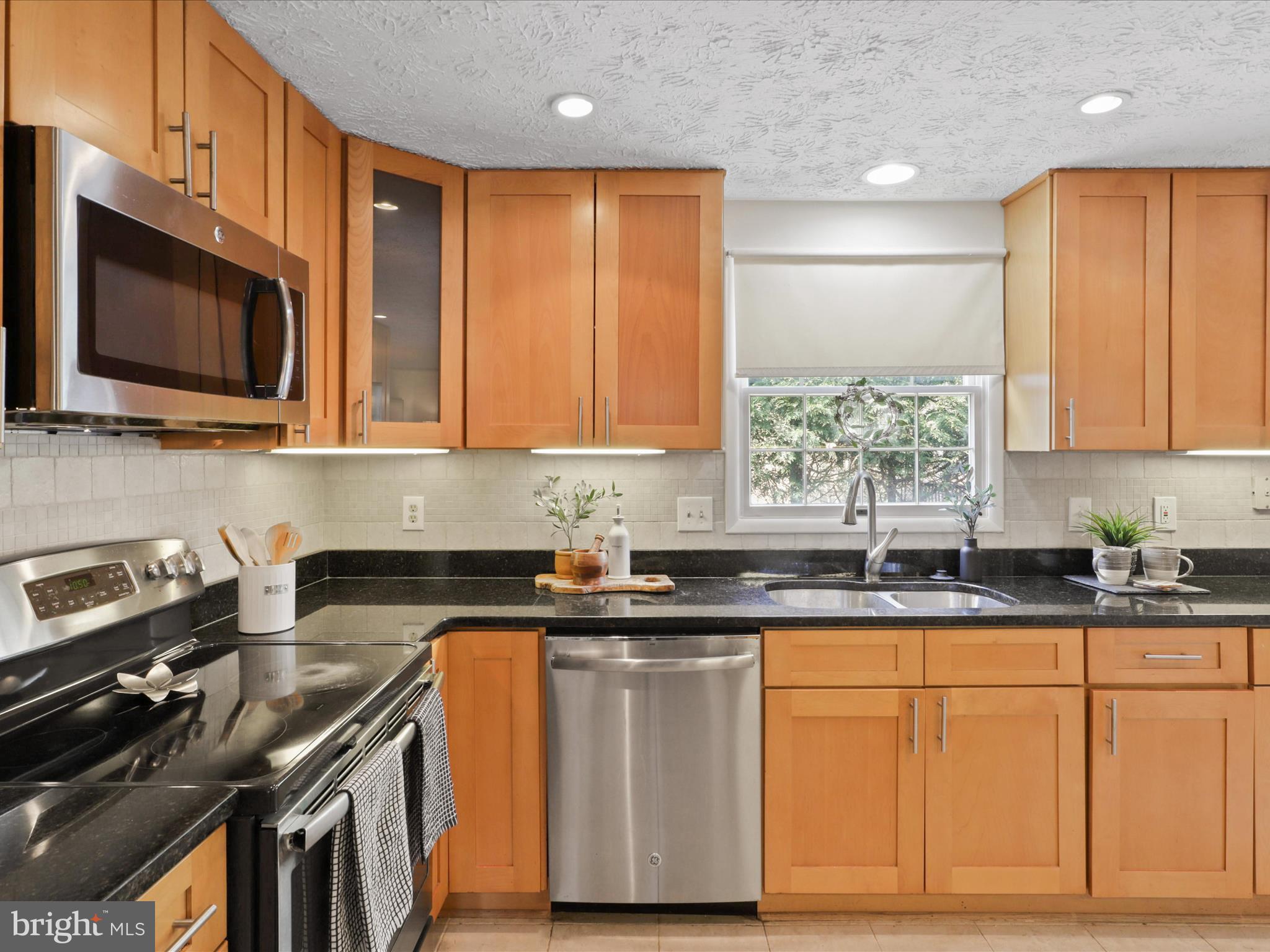 ESTATES AT EAGLE LIE - Residential