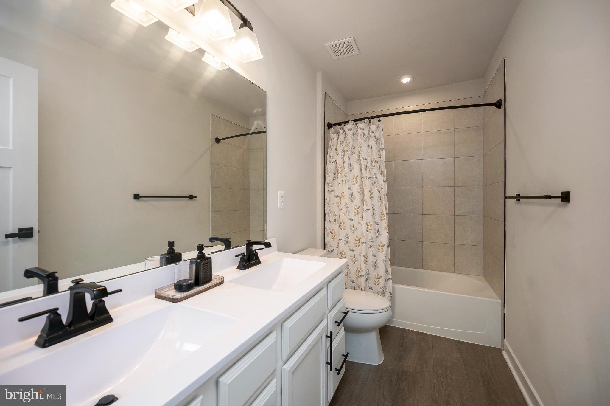 LEES PARKE - Residential