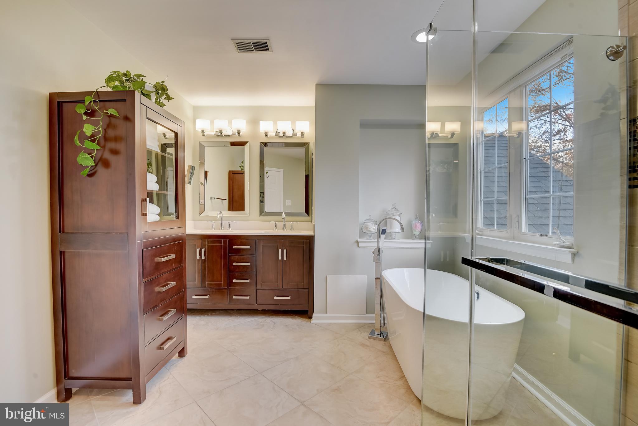 WOODVIEW VILLAGE WEST - Residential