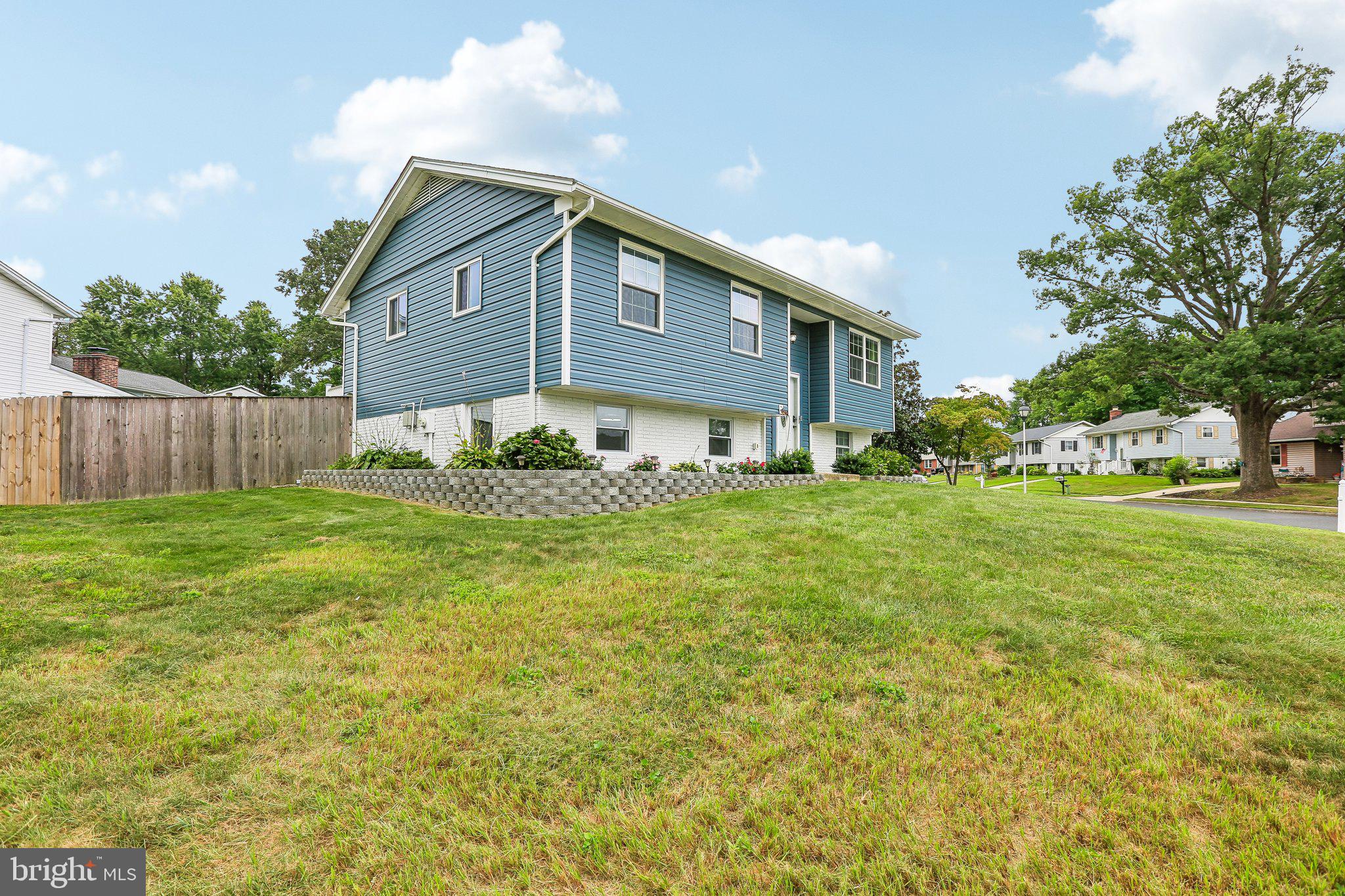 523 CHALET DRIVE W