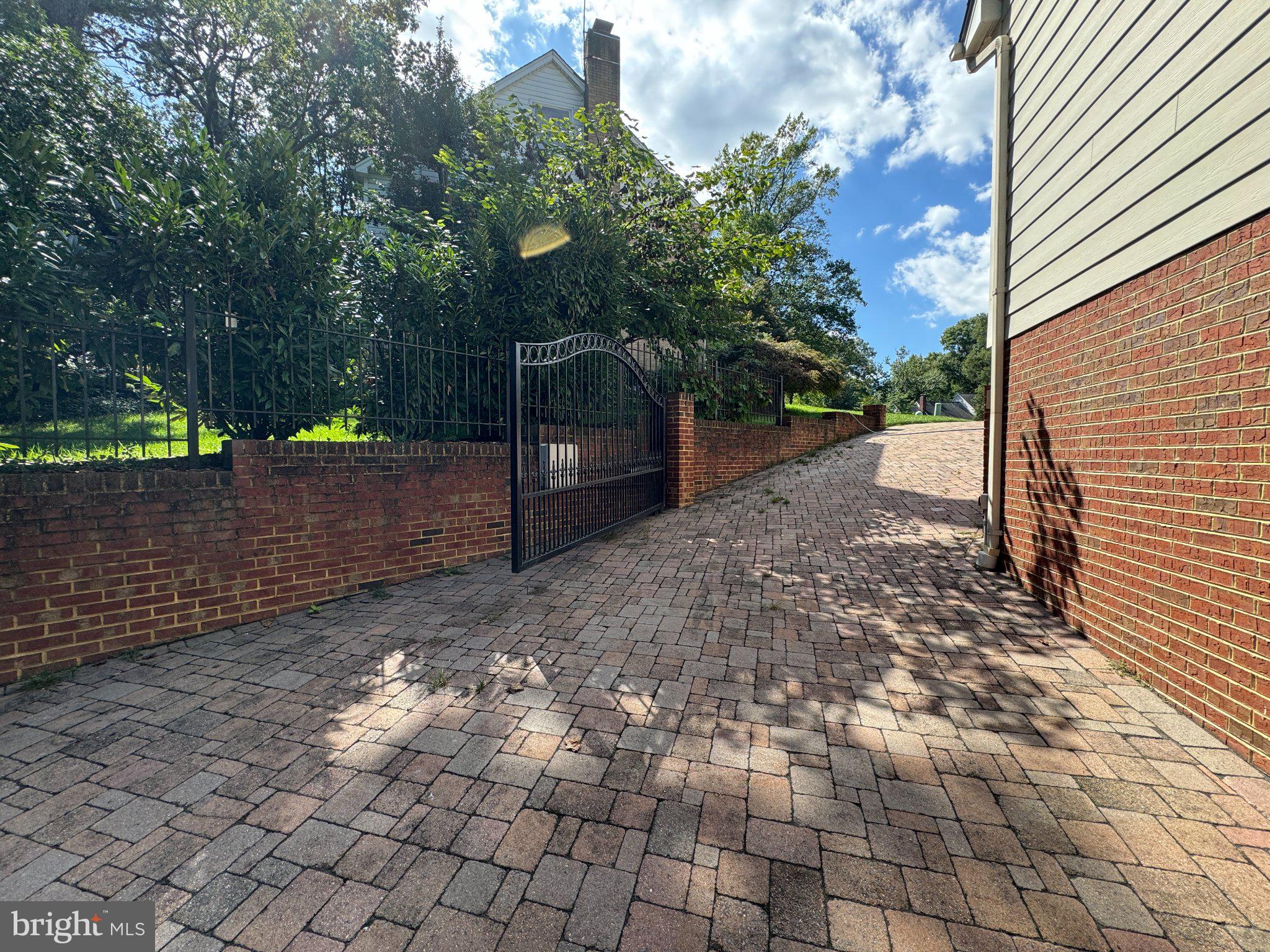 1900 ANCILLA COURT