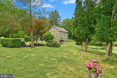 Photo of 967 State Road, COOPERSBURG, PA 18036 (MLS # PABU2124896)