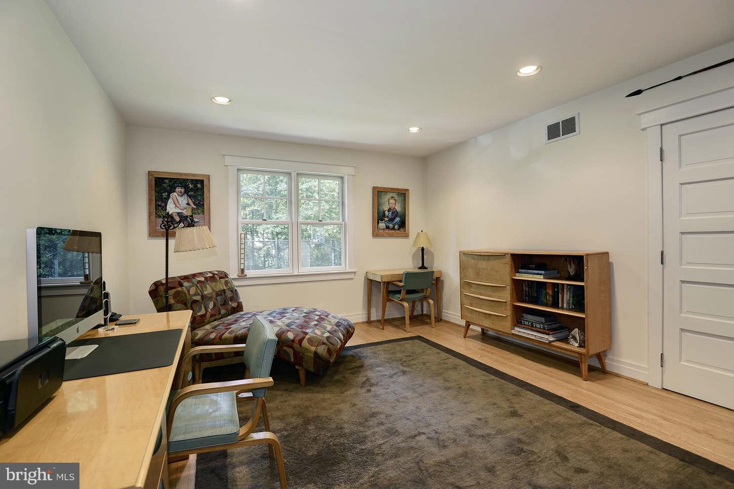 WOODLAND ACRES - Residential