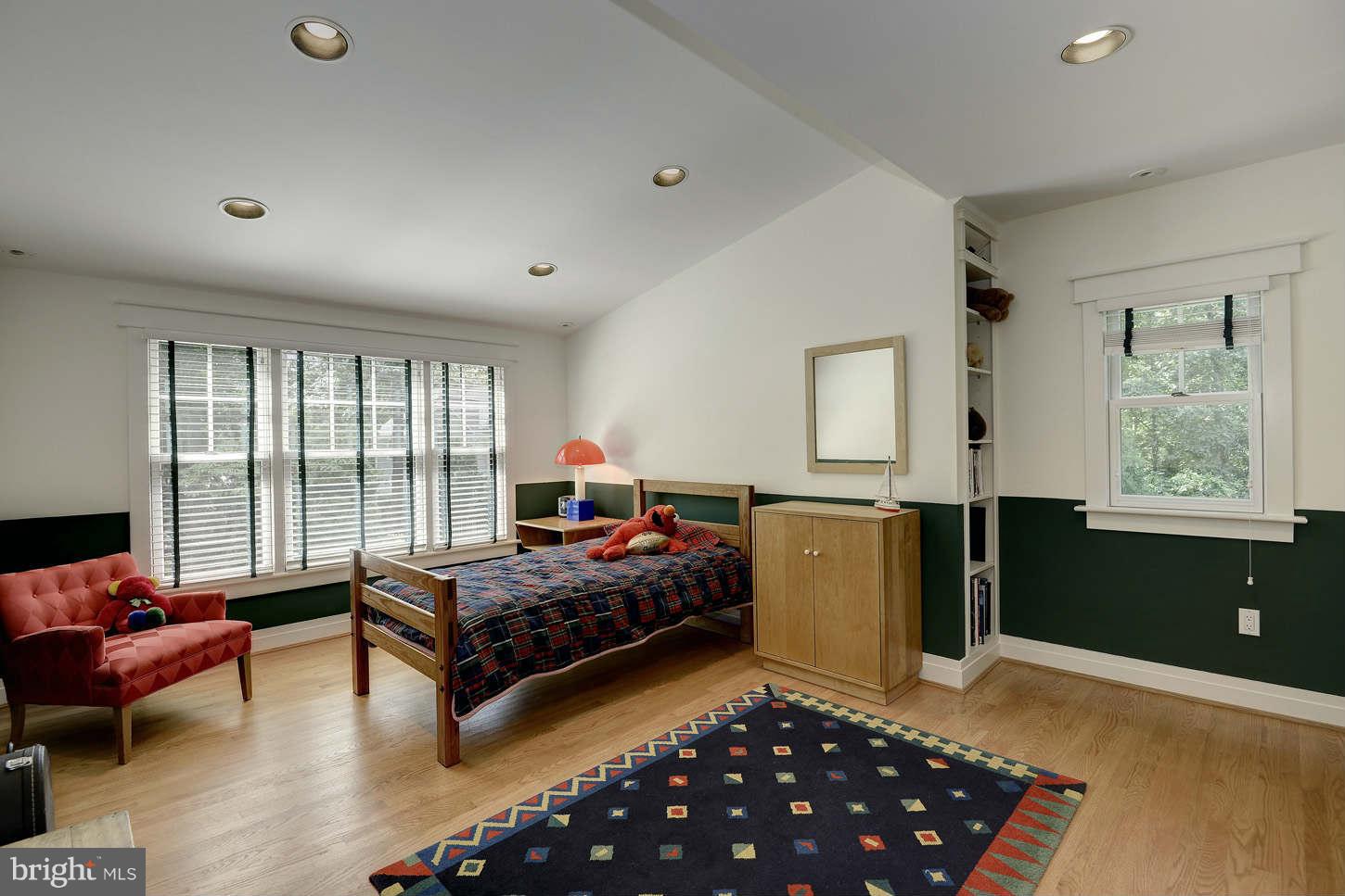 WOODLAND ACRES - Residential