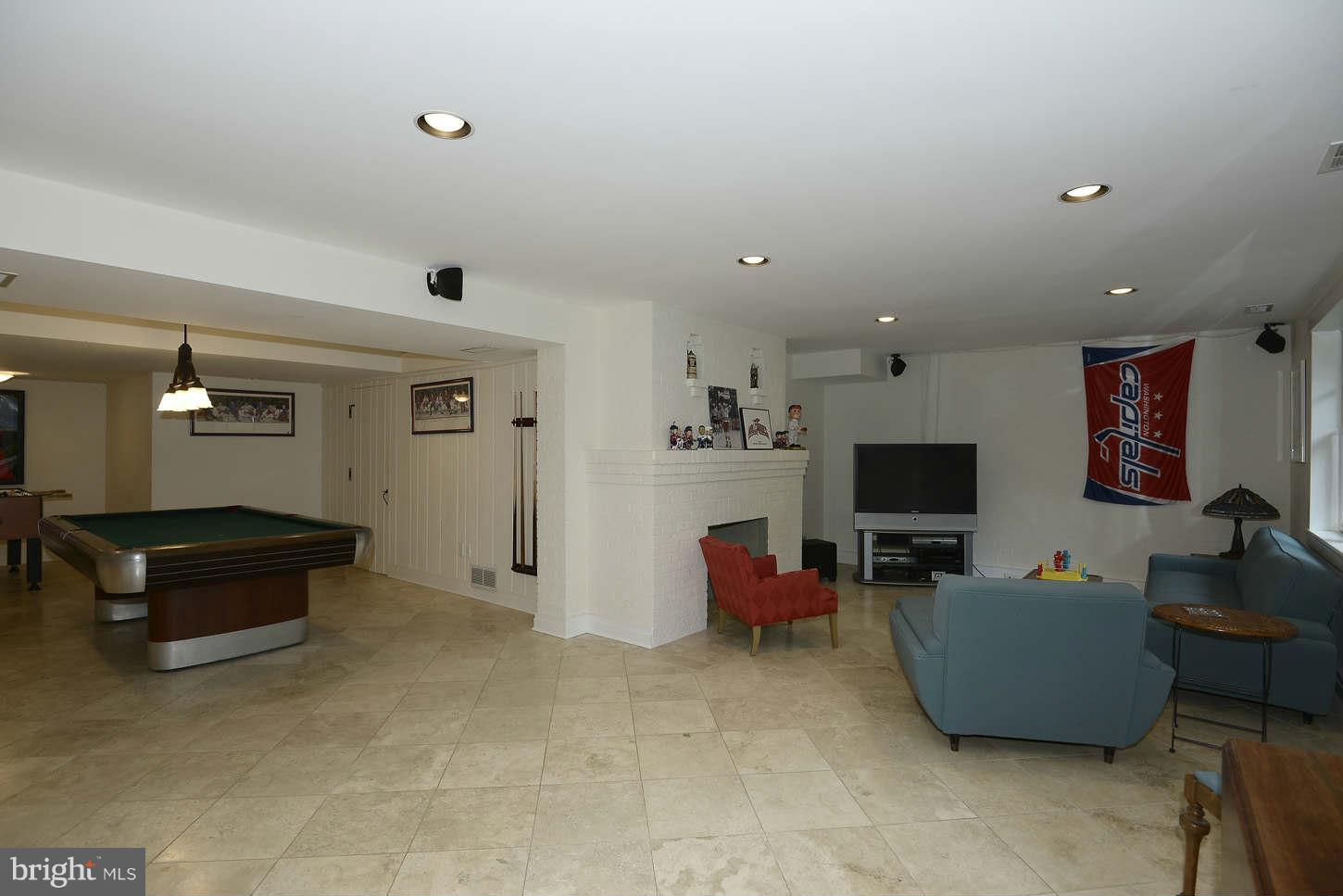 WOODLAND ACRES - Residential