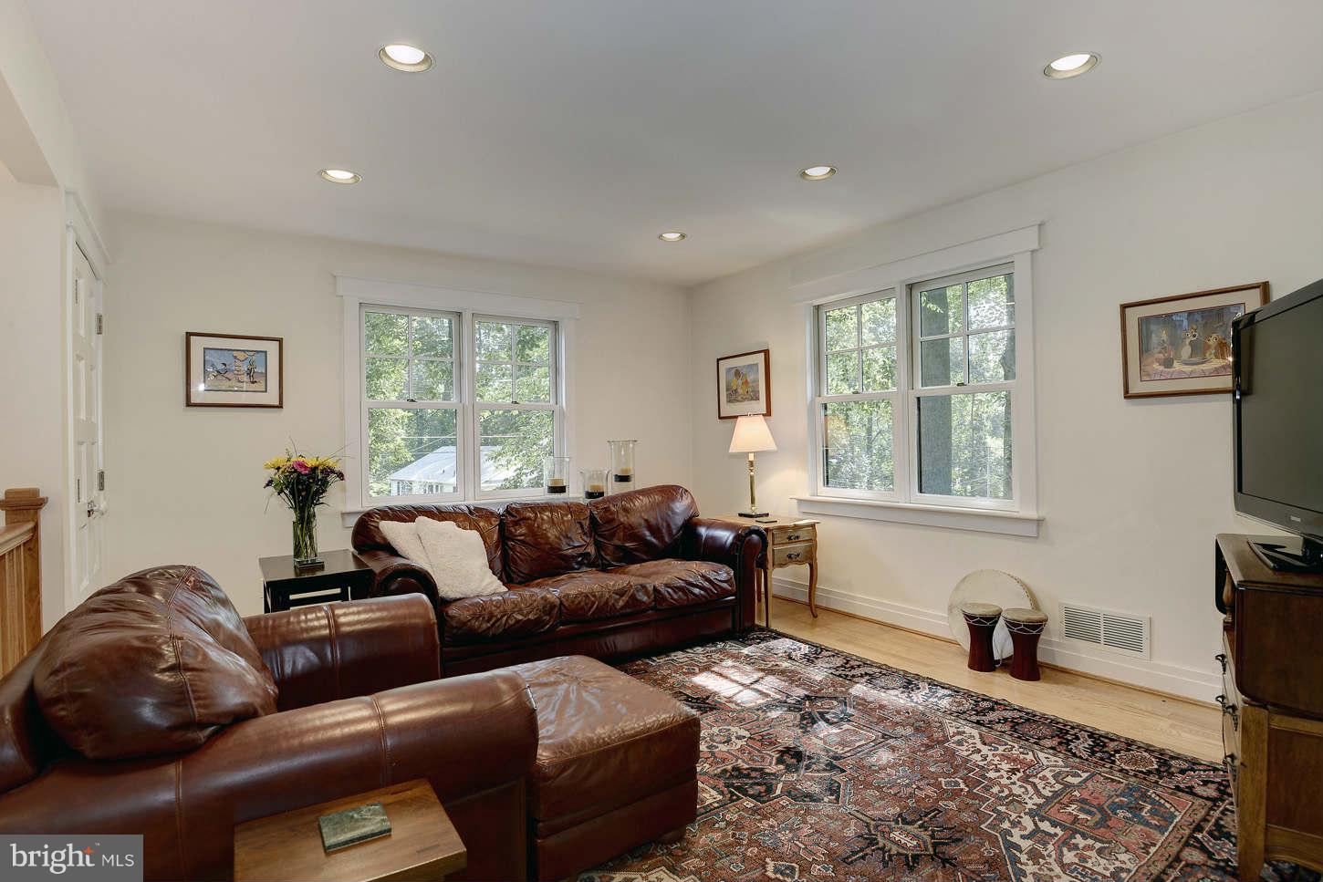 WOODLAND ACRES - Residential