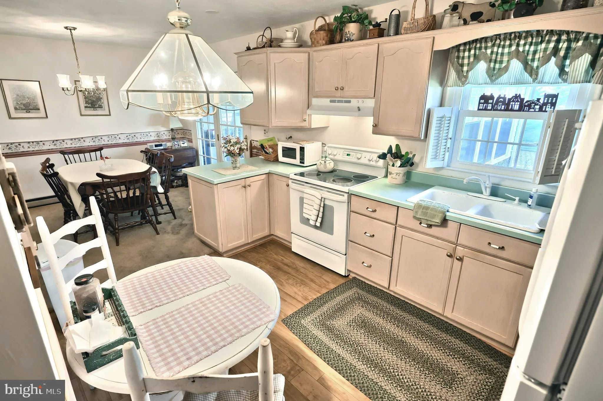 Hanover, Pennsylvania 17331, United States, 3 Bedrooms Bedrooms, ,1 BathroomBathrooms,Residential,Pending,239412