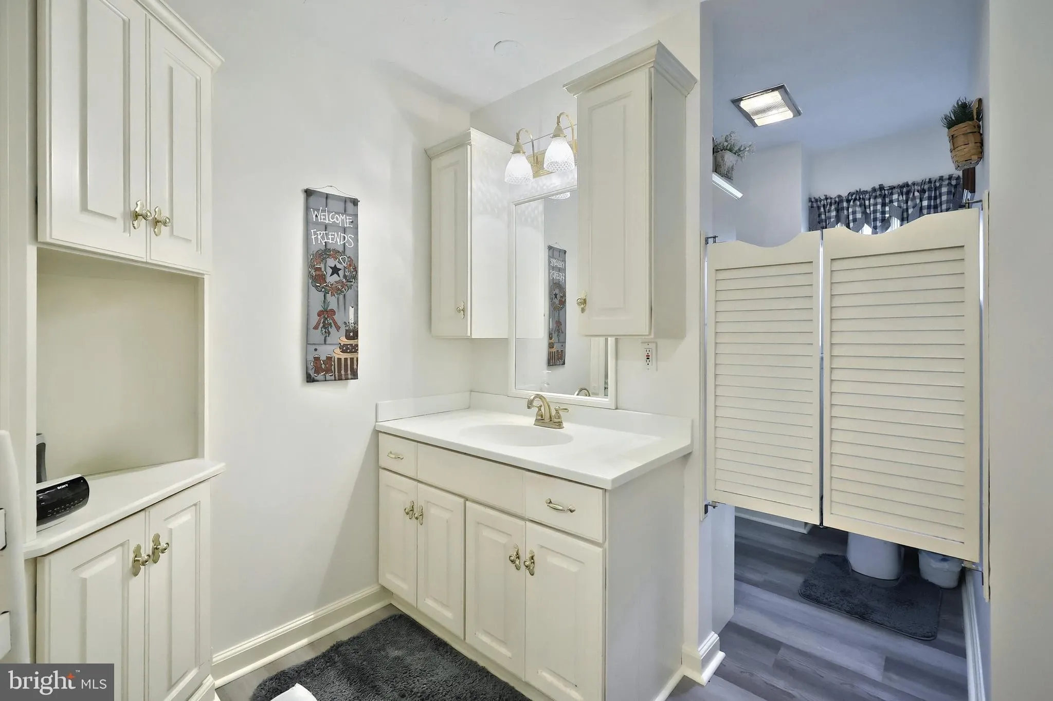 Hanover, Pennsylvania 17331, United States, 3 Bedrooms Bedrooms, ,1 BathroomBathrooms,Residential,Pending,239412