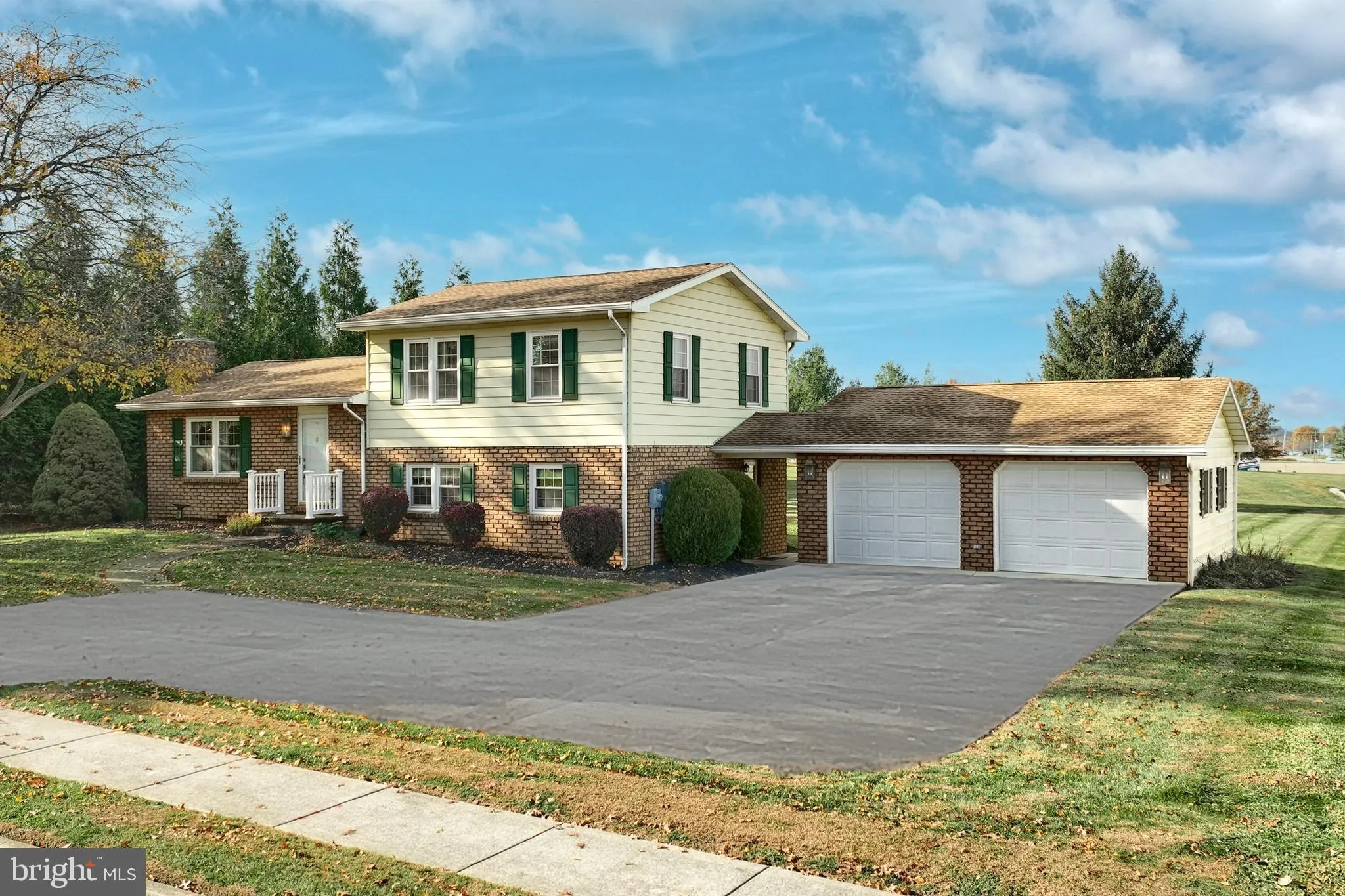 Hanover, Pennsylvania 17331, United States, 3 Bedrooms Bedrooms, ,1 BathroomBathrooms,Residential,Pending,239412