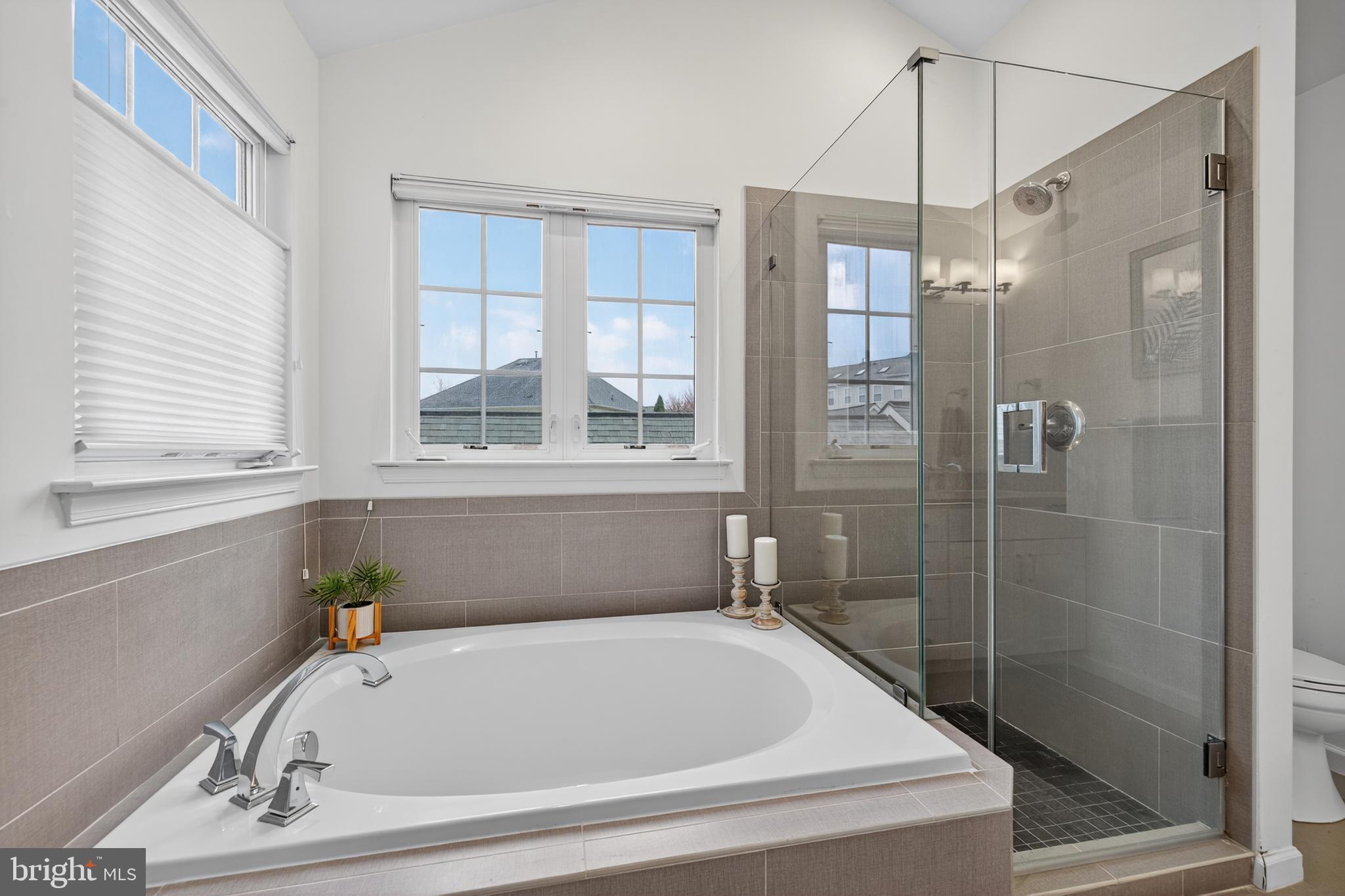 LAKELANDS - Residential