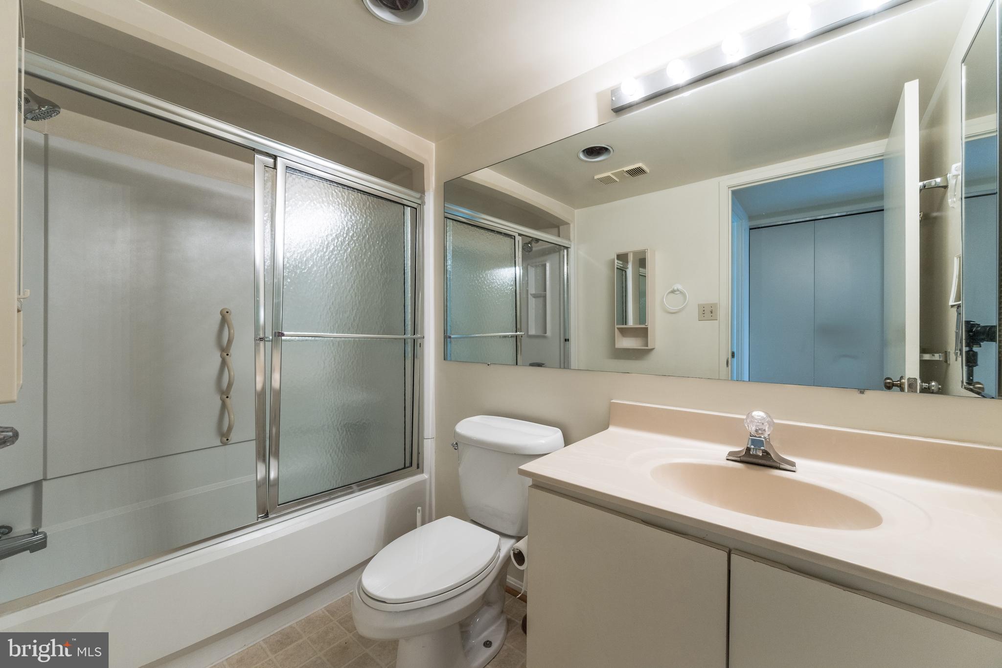 LEISURE WORLD - Residential