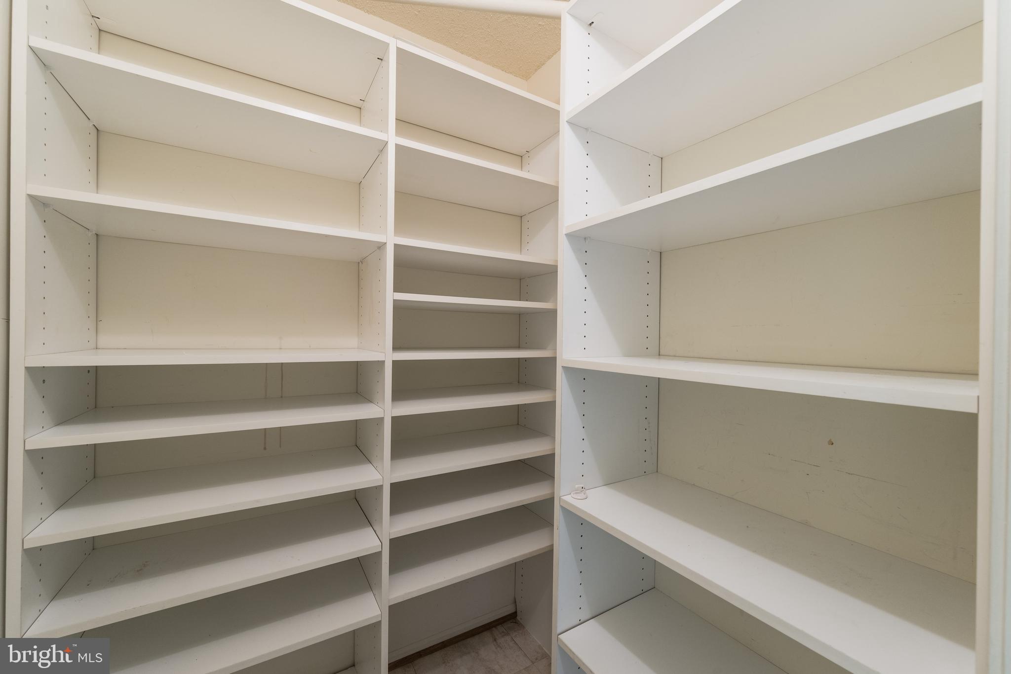 LEISURE WORLD - Residential