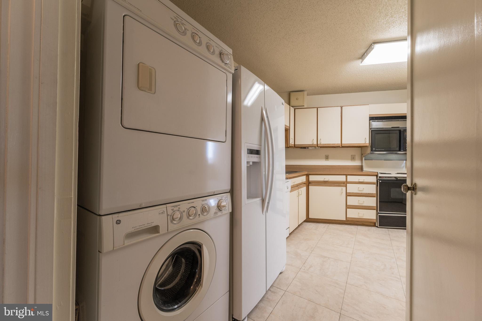 LEISURE WORLD - Residential