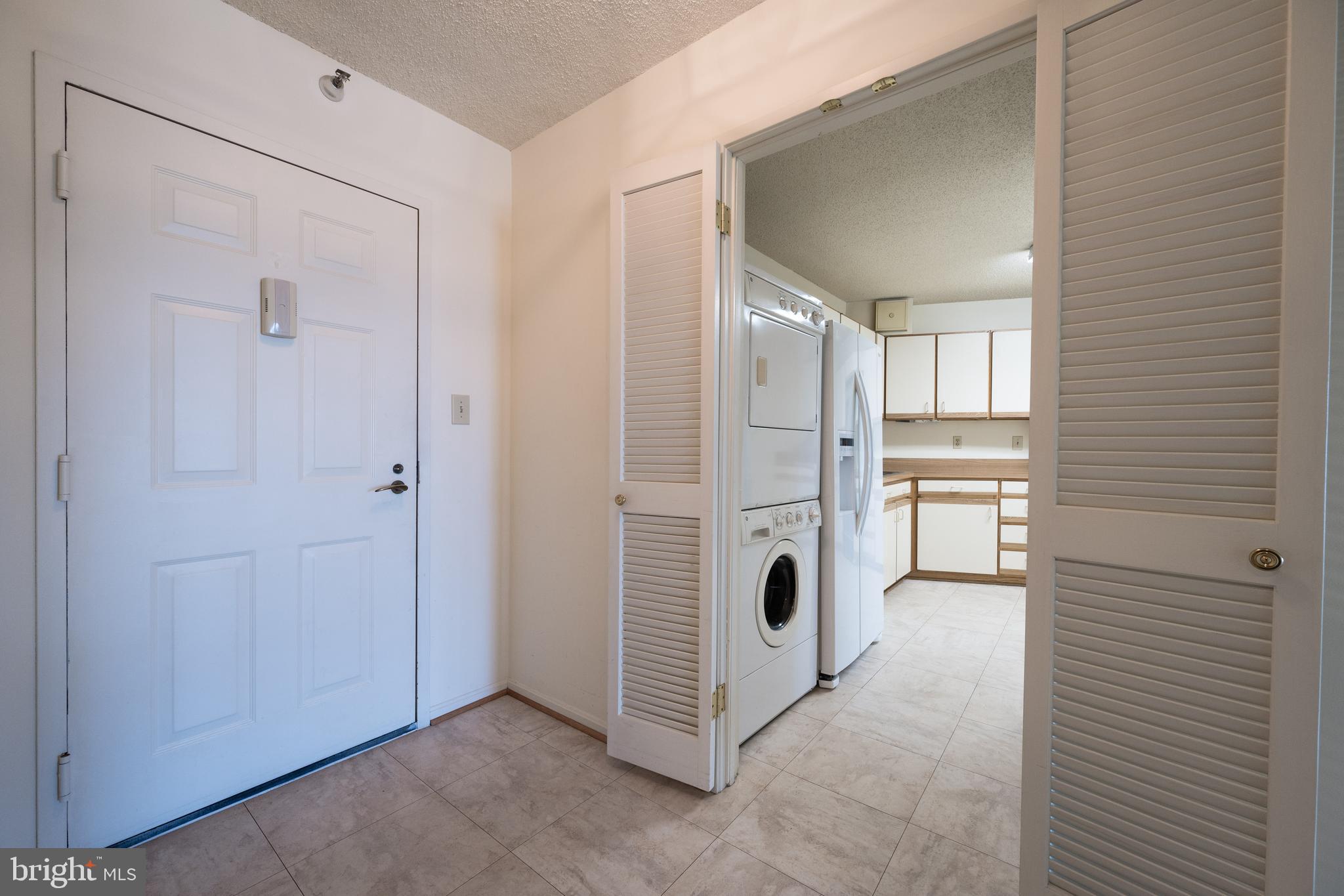 LEISURE WORLD - Residential