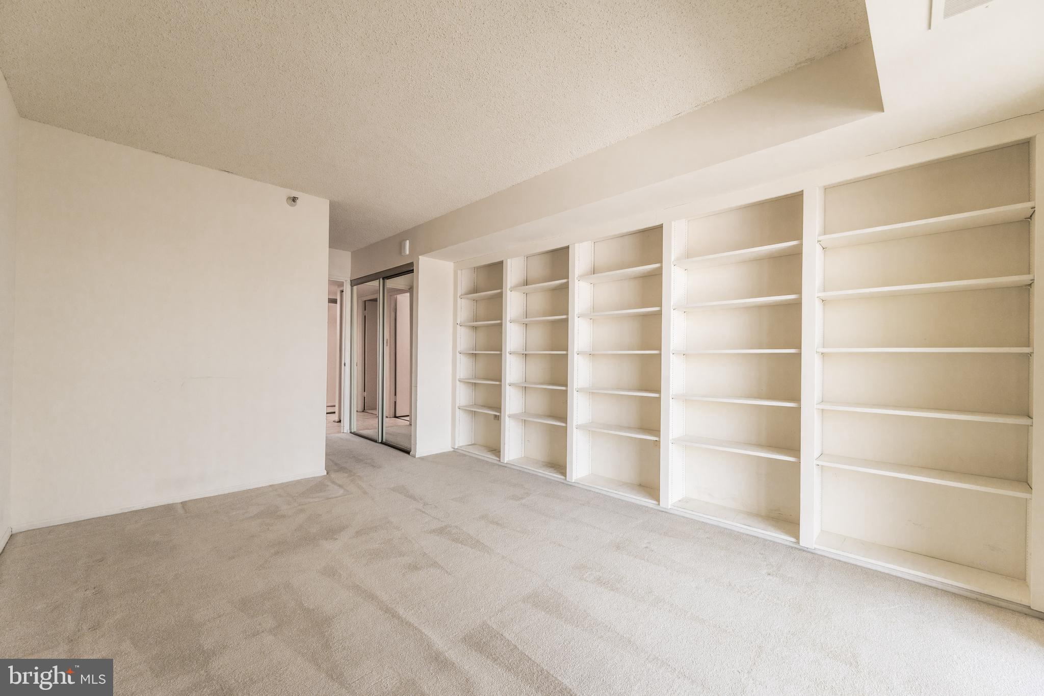 LEISURE WORLD - Residential