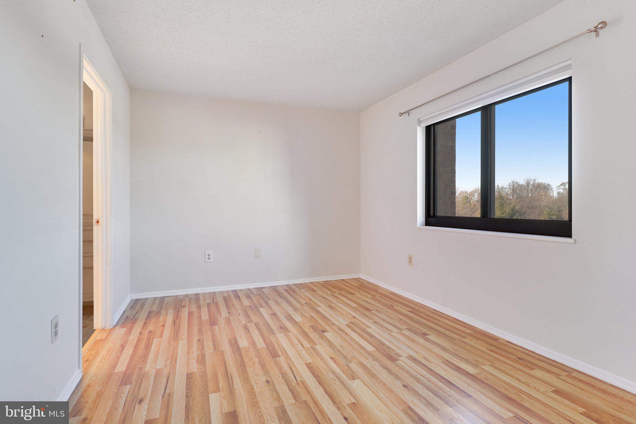 LEISURE WORLD - Residential