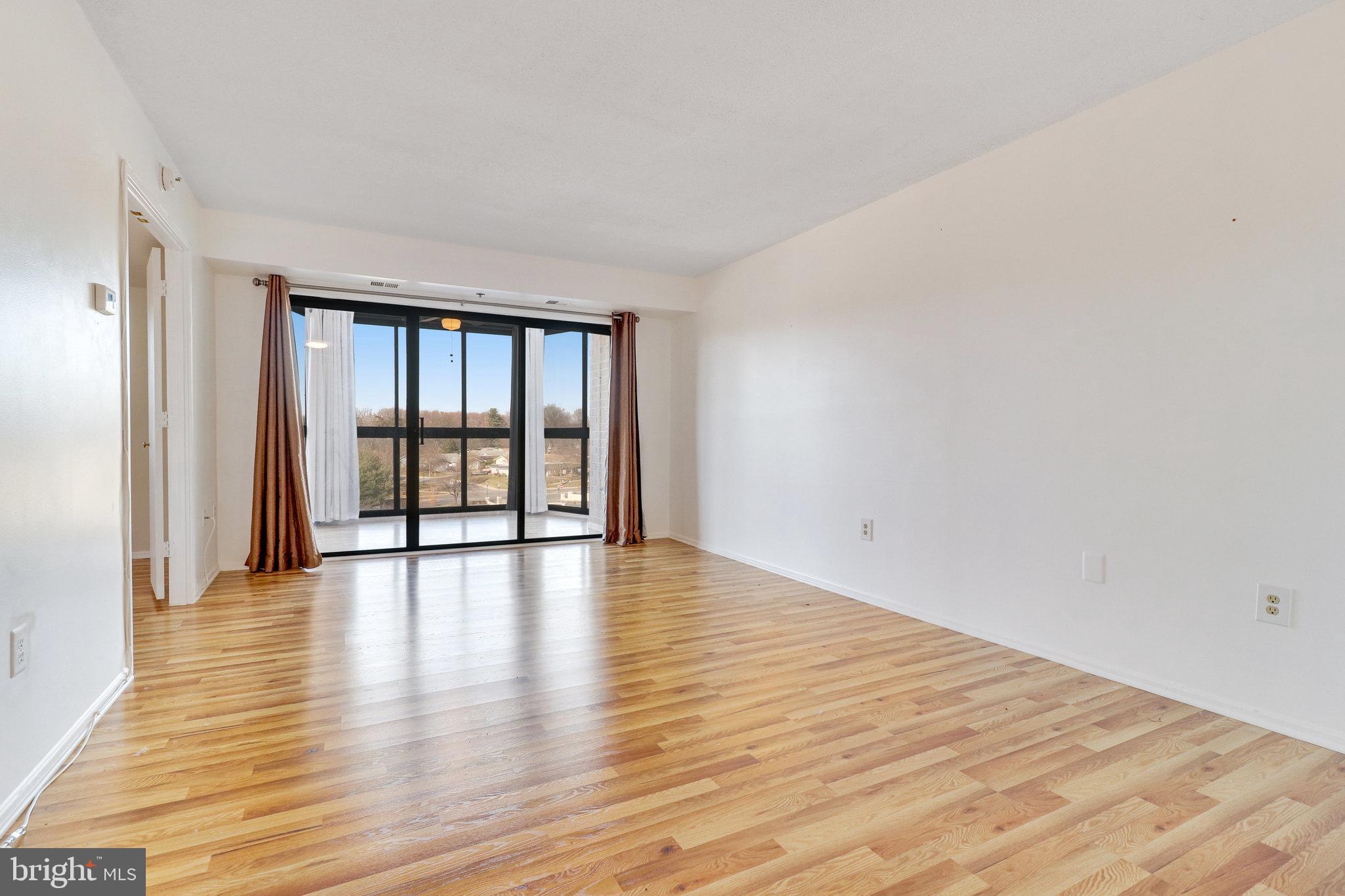 LEISURE WORLD - Residential