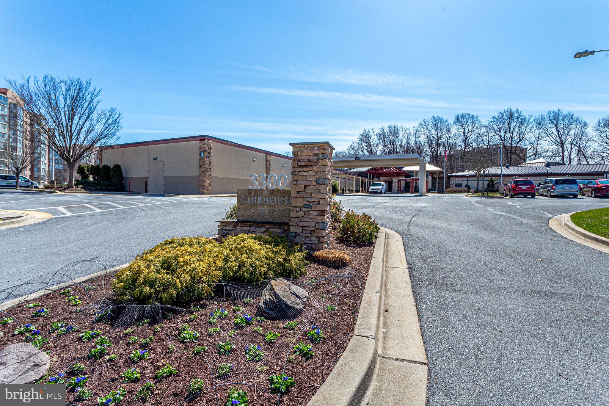 LEISURE WORLD - Residential